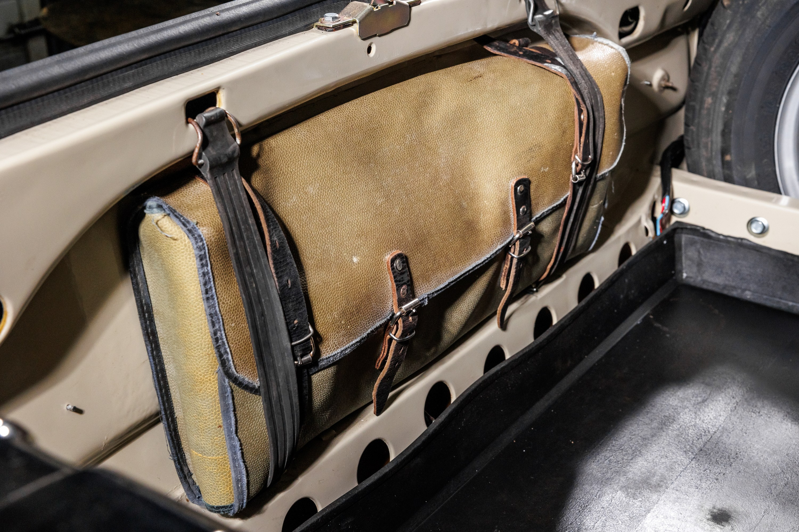 Автомобильная фотосъемка ВАЗ 2101 после реставрации в Бюро "Наследие"