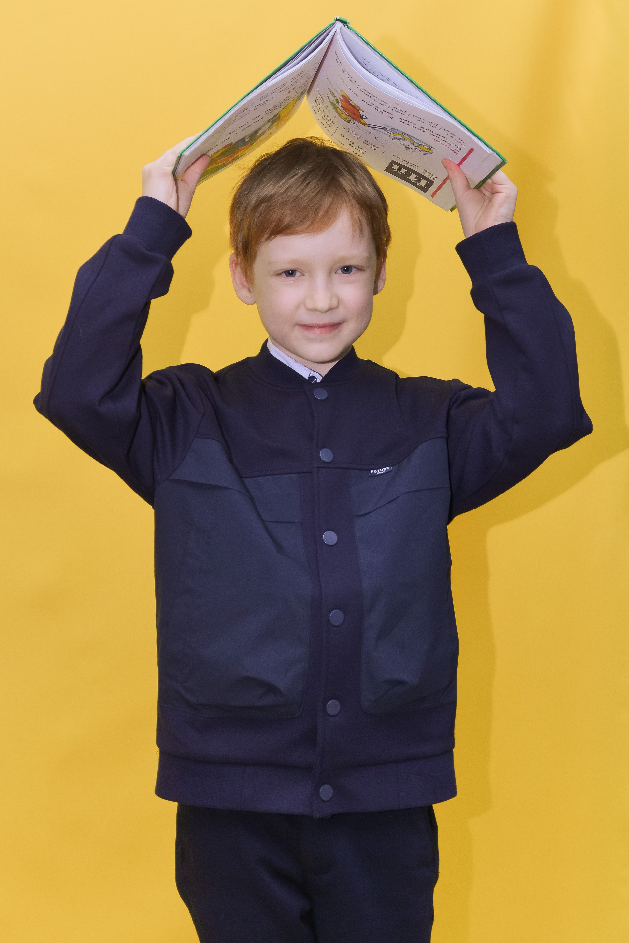 2 класс. На жёлтом фоне. «Веселые карандаши». Детский и школьный фотограф в Костанае Рабига Сейткенова