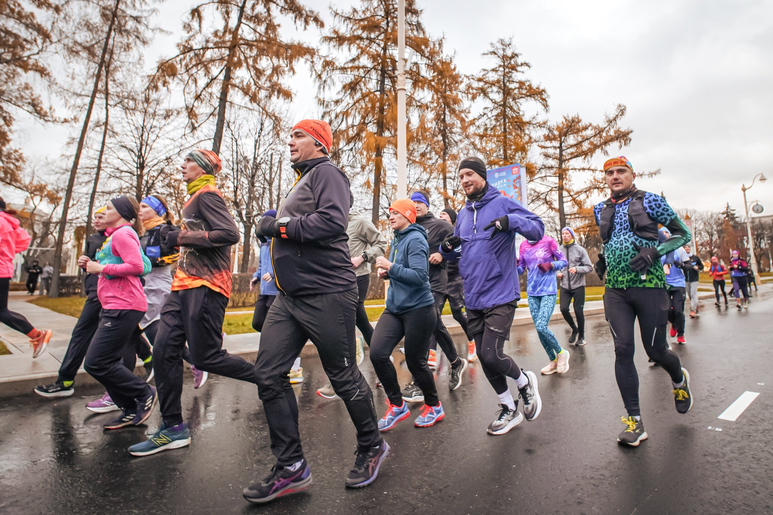 #марафонудома #яuzarun 2024 2-я петля, группа 6:30. Роман Капилюшов. Бег. Фото. Видео. г. Люберцы