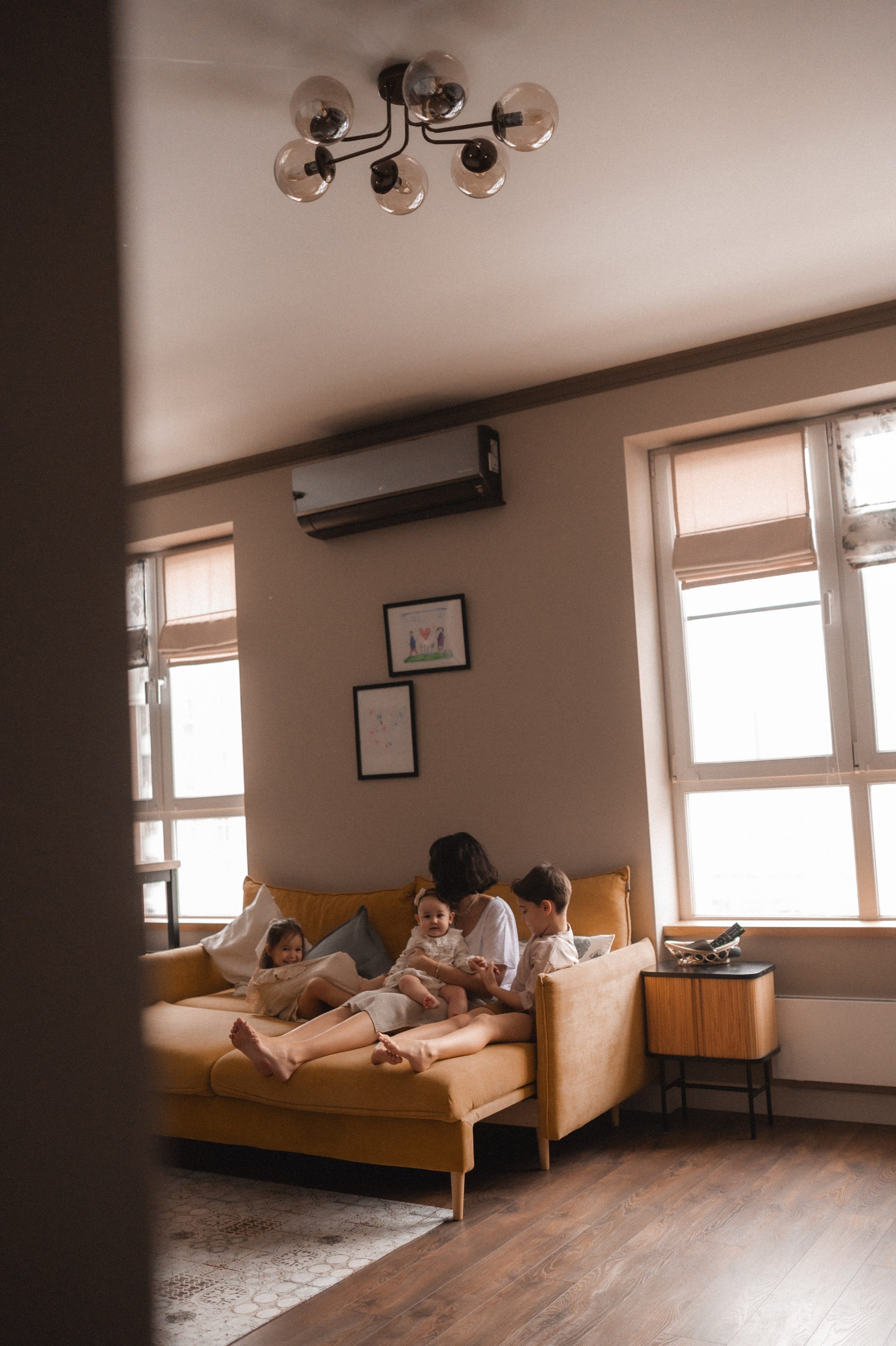 Полина, Дима, Мия и Эмма дома. Семейный и свадебный lifestyle-фотограф в Москве Мария Петрова