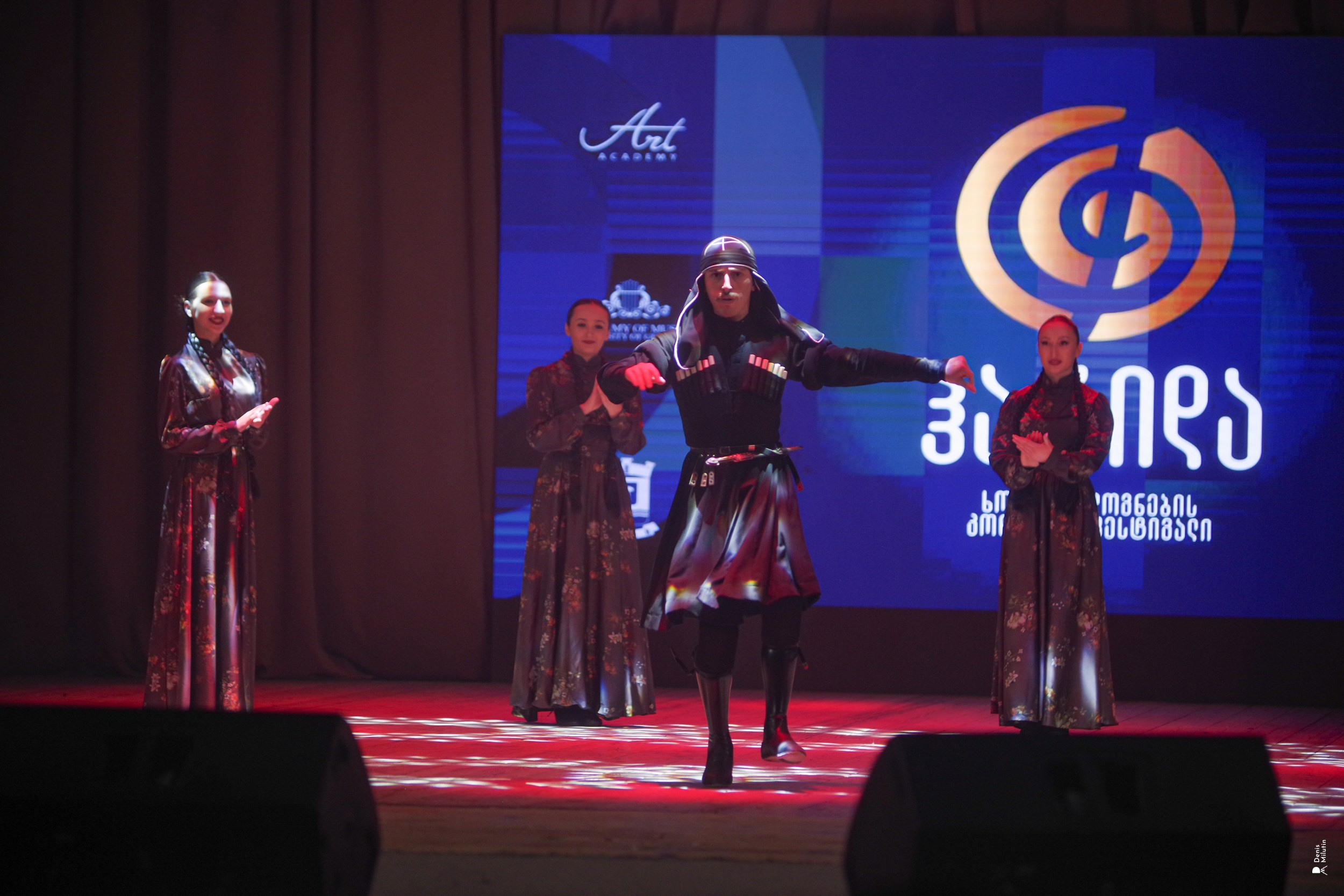 Танцы в Хоби. Портретный фотограф Денис Милютин