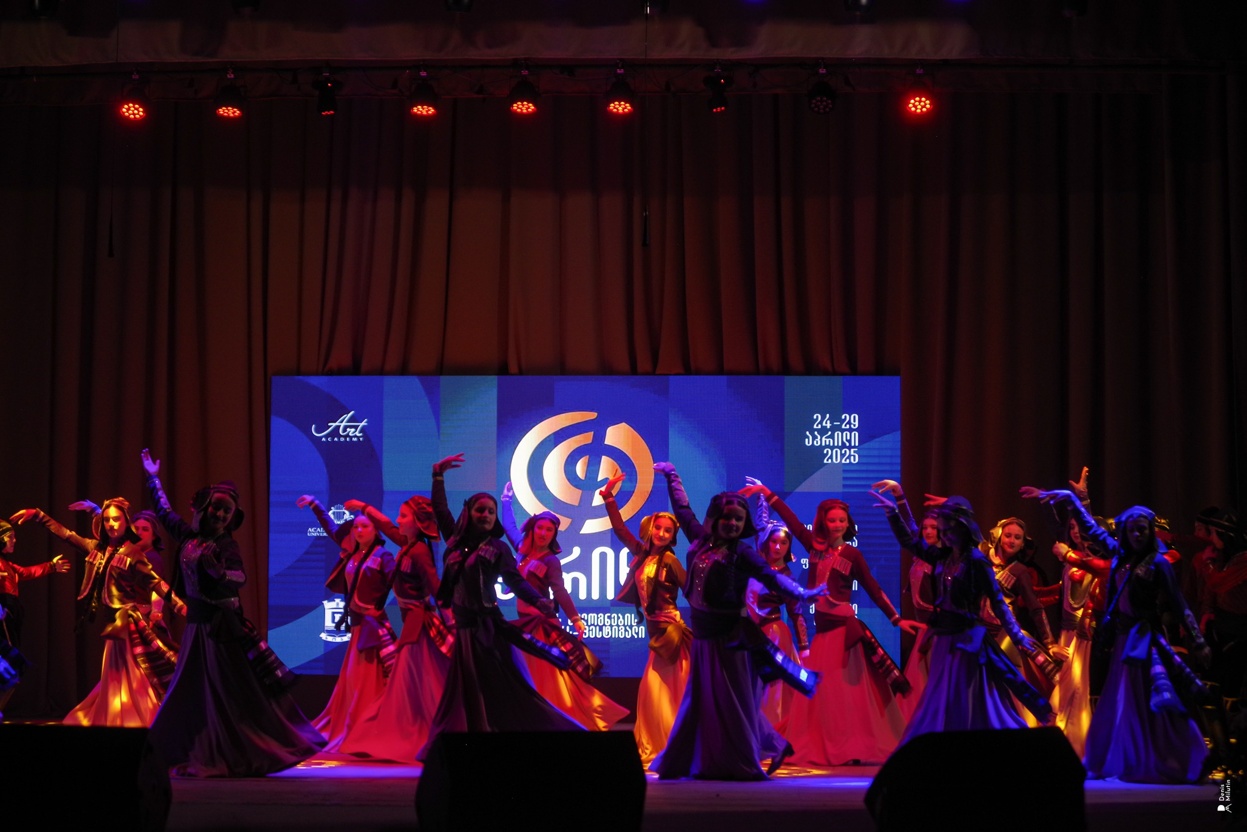 Танцы в Хоби. Портретный фотограф Денис Милютин