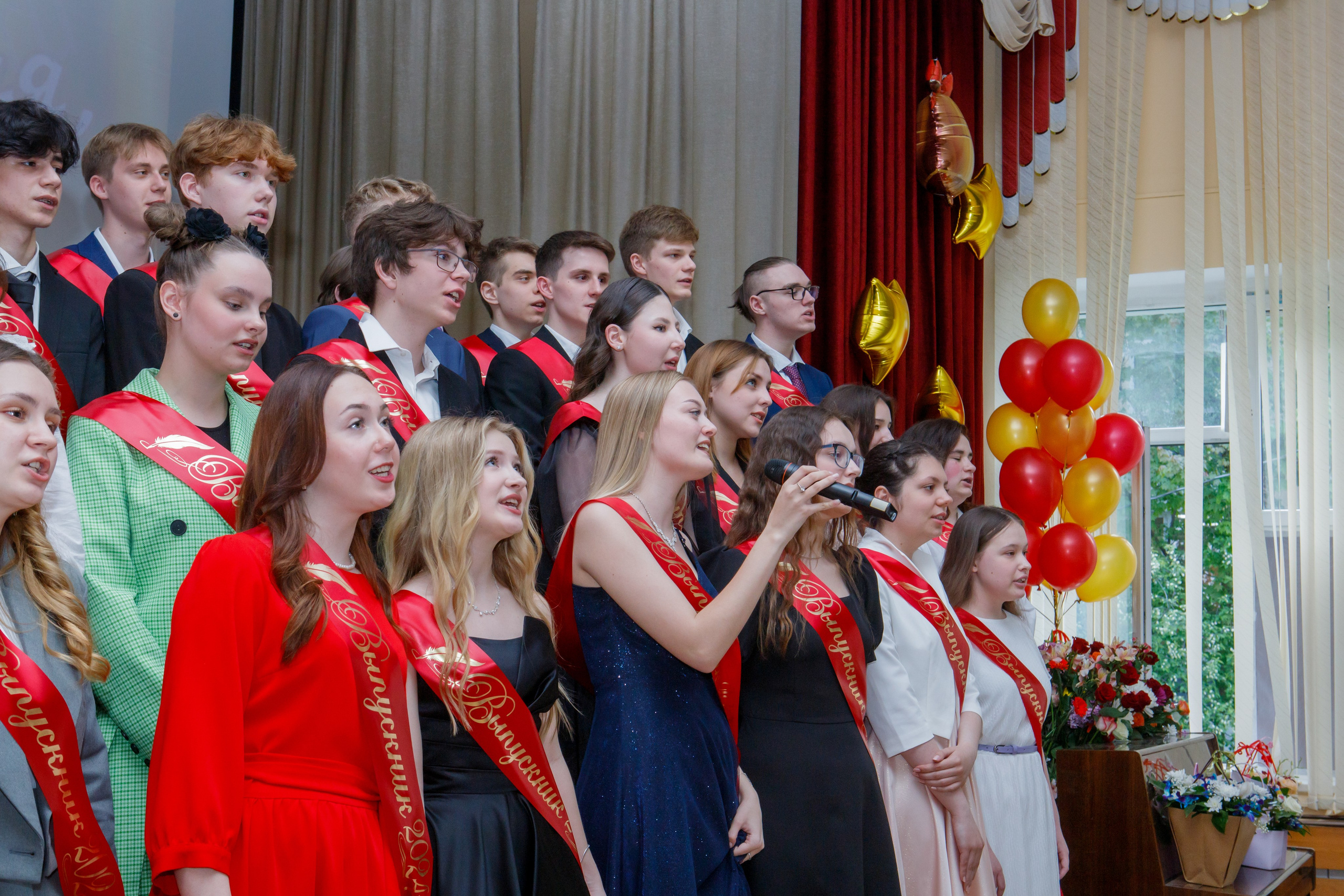 11 класс / Последний звонок / Гимназия № 1558 / г. Москва. Детский и семейный фотограф Мария Киселёва. Москва