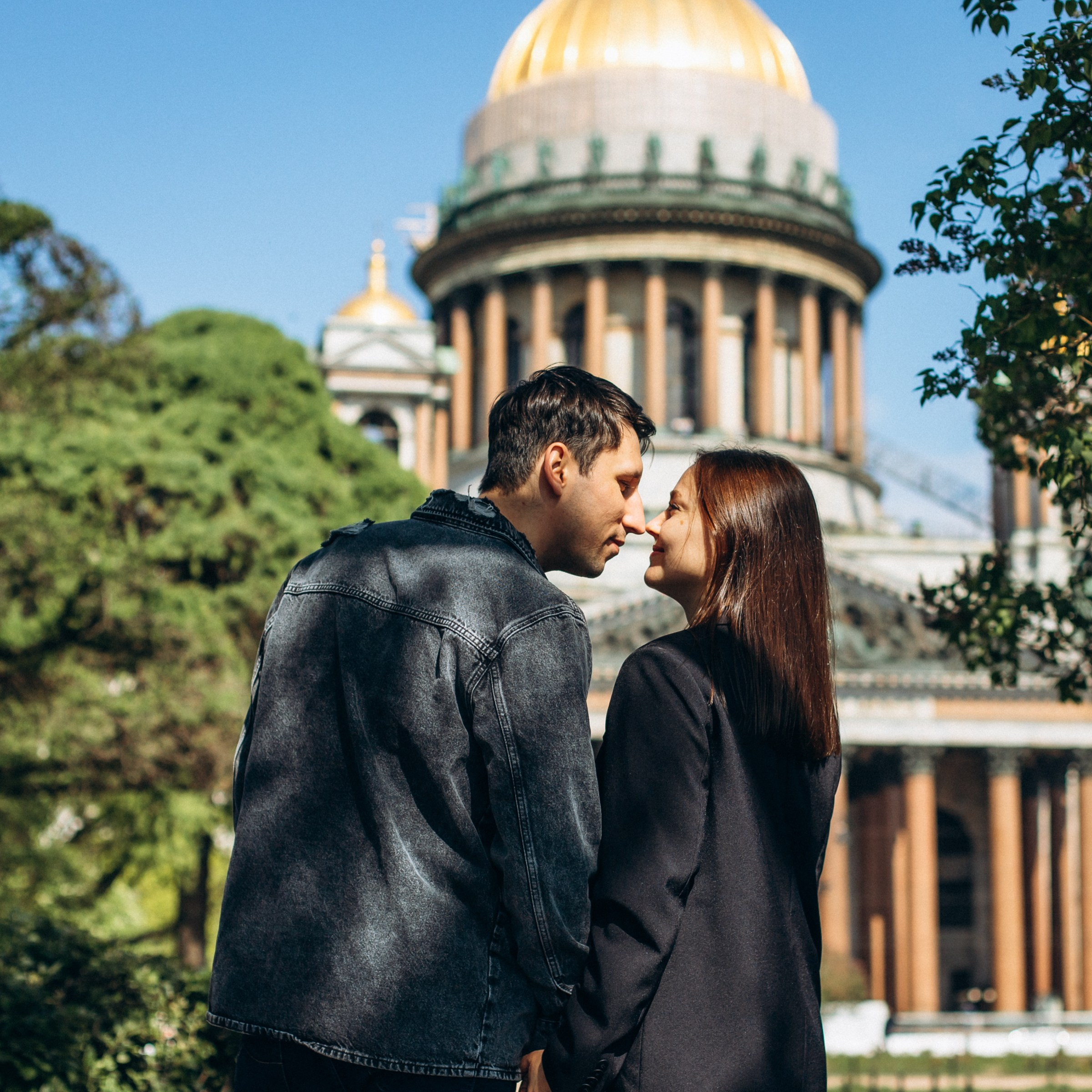 Сергей и Александра в мае. Фотопрогулка в Петербурге. Индивидуальный и семейный фотограф в Санкт-Петербурге