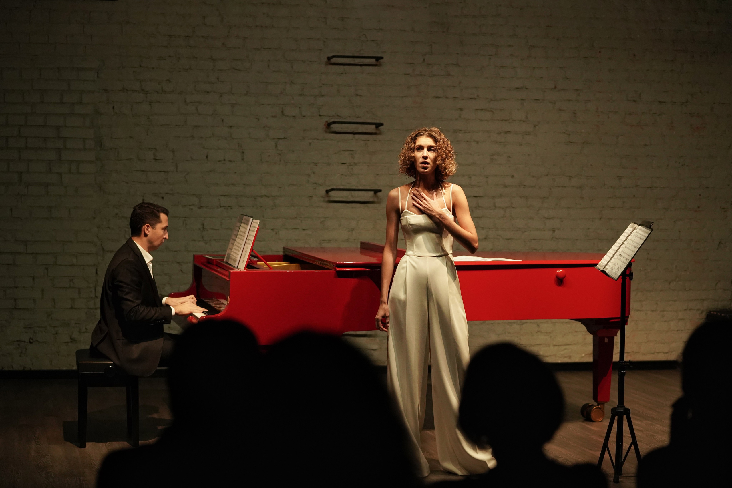 В сумраке Есенин-центра. 7/11/25. Фотограф Строгино Яна Гавриленко