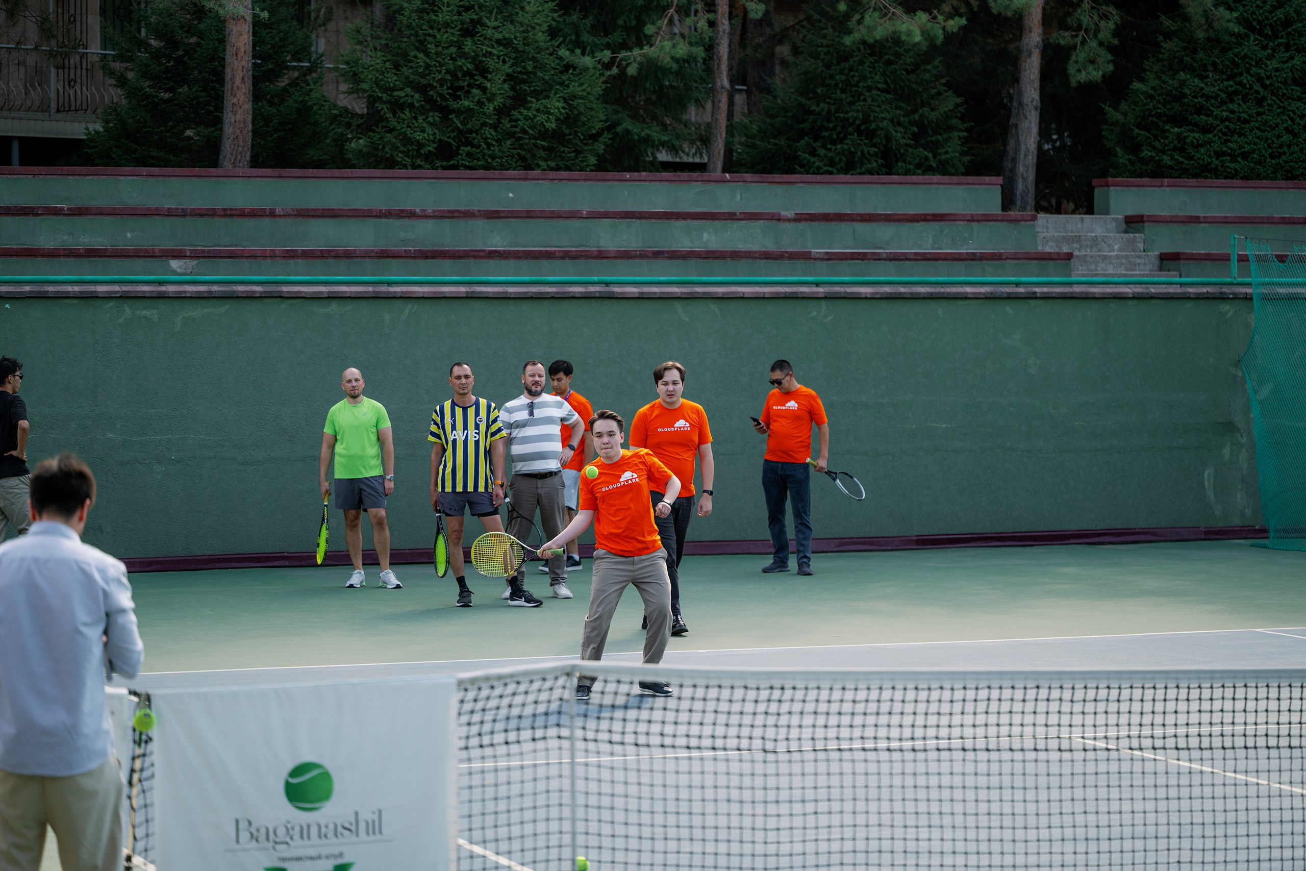 Конференция/Игра в тенис — BakoTech&Cloudfire. Фотограф в Алматы — Алексей Коньков | Репортаж, свадьбы, портреты