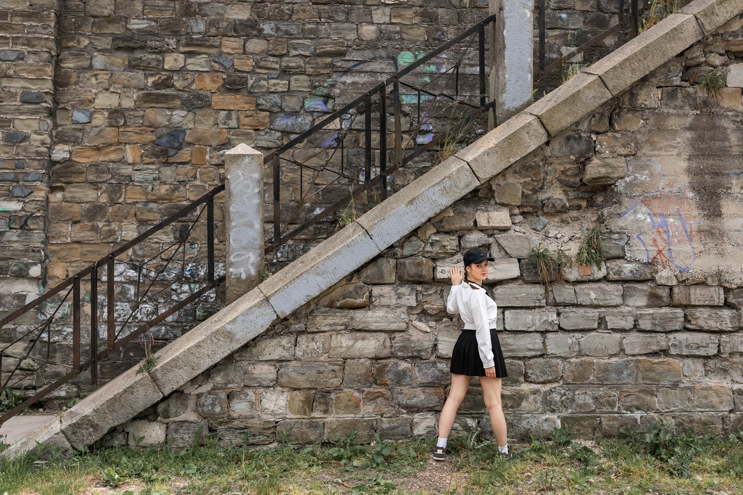 Треугольники. Рисунки тенями. Полина. Июнь 2025. Фотограф Пермь. Свадьбы. Семья и дети, школа, д. сад. Фотокниги