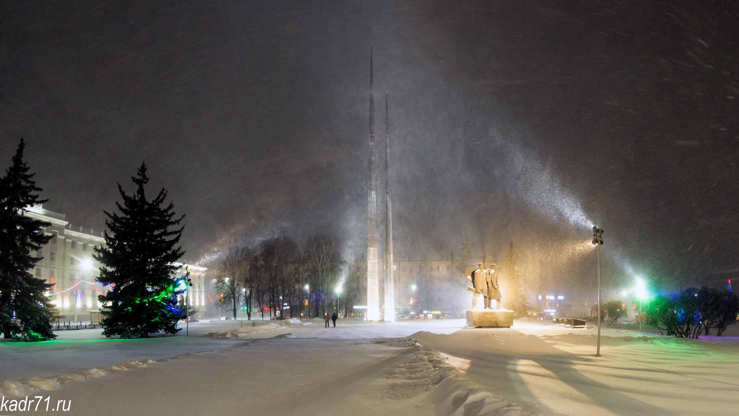 Мемориал «Три Штыка» на «Площади Победы» в г. Тула. Фотограф в Туле Крупский АнДРей. Фотостудия «КАДР71» в Туле