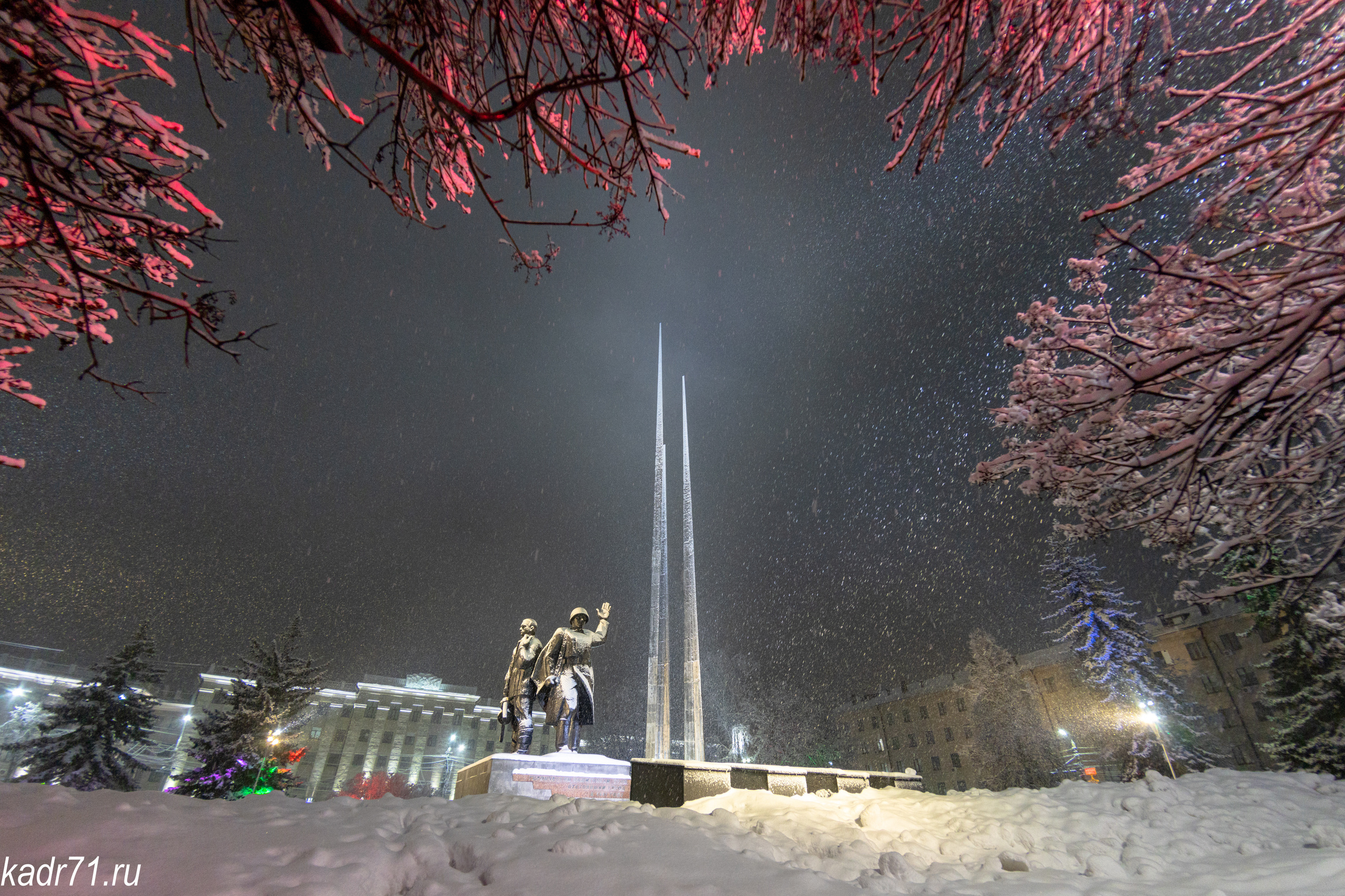 Мемориал «Три Штыка» на «Площади Победы» в г. Тула. Фотограф в Туле Крупский АнДРей. Фотостудия «КАДР71» в Туле
