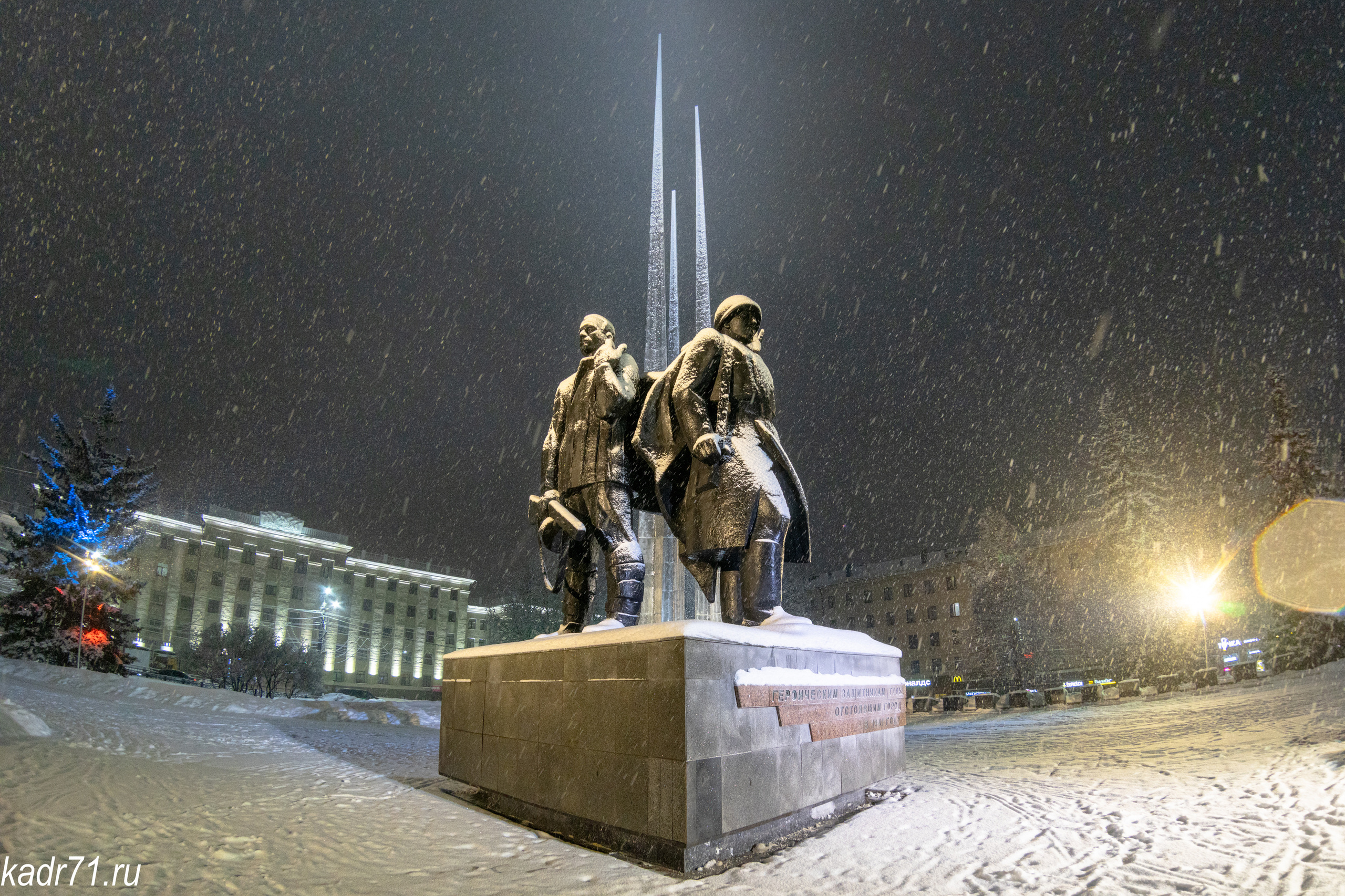 Мемориал «Три Штыка» на «Площади Победы» в г. Тула. Фотограф в Туле Крупский АнДРей. Фотостудия «КАДР71» в Туле