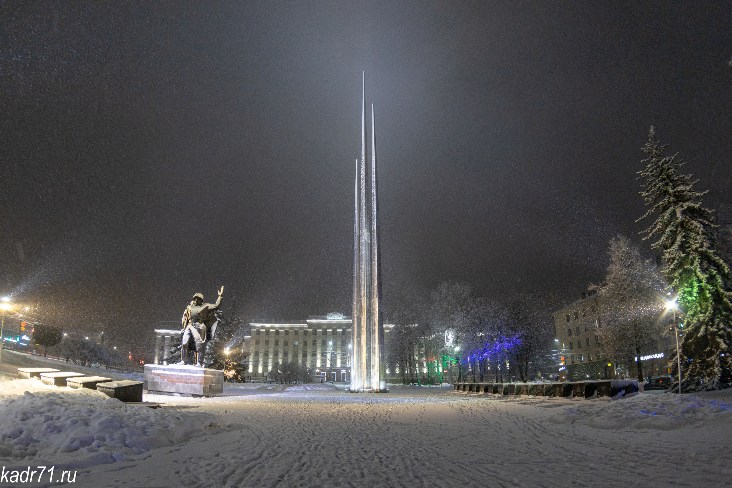 Мемориал «Три Штыка» на «Площади Победы» в г. Тула. Фотограф в Туле Крупский АнДРей. Фотостудия «КАДР71» в Туле