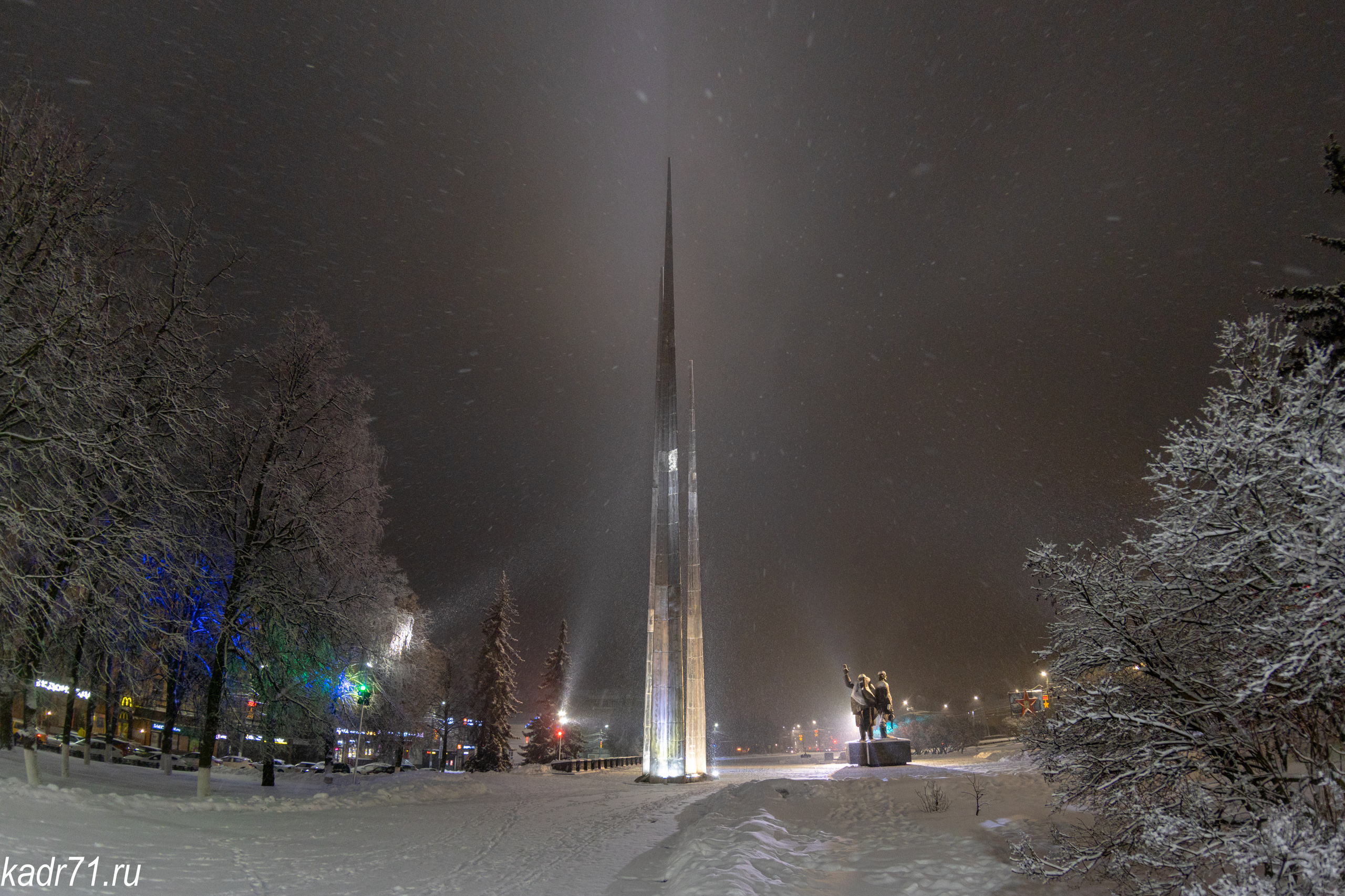 Мемориал «Три Штыка» на «Площади Победы» в г. Тула. Фотограф в Туле Крупский АнДРей. Фотостудия «КАДР71» в Туле