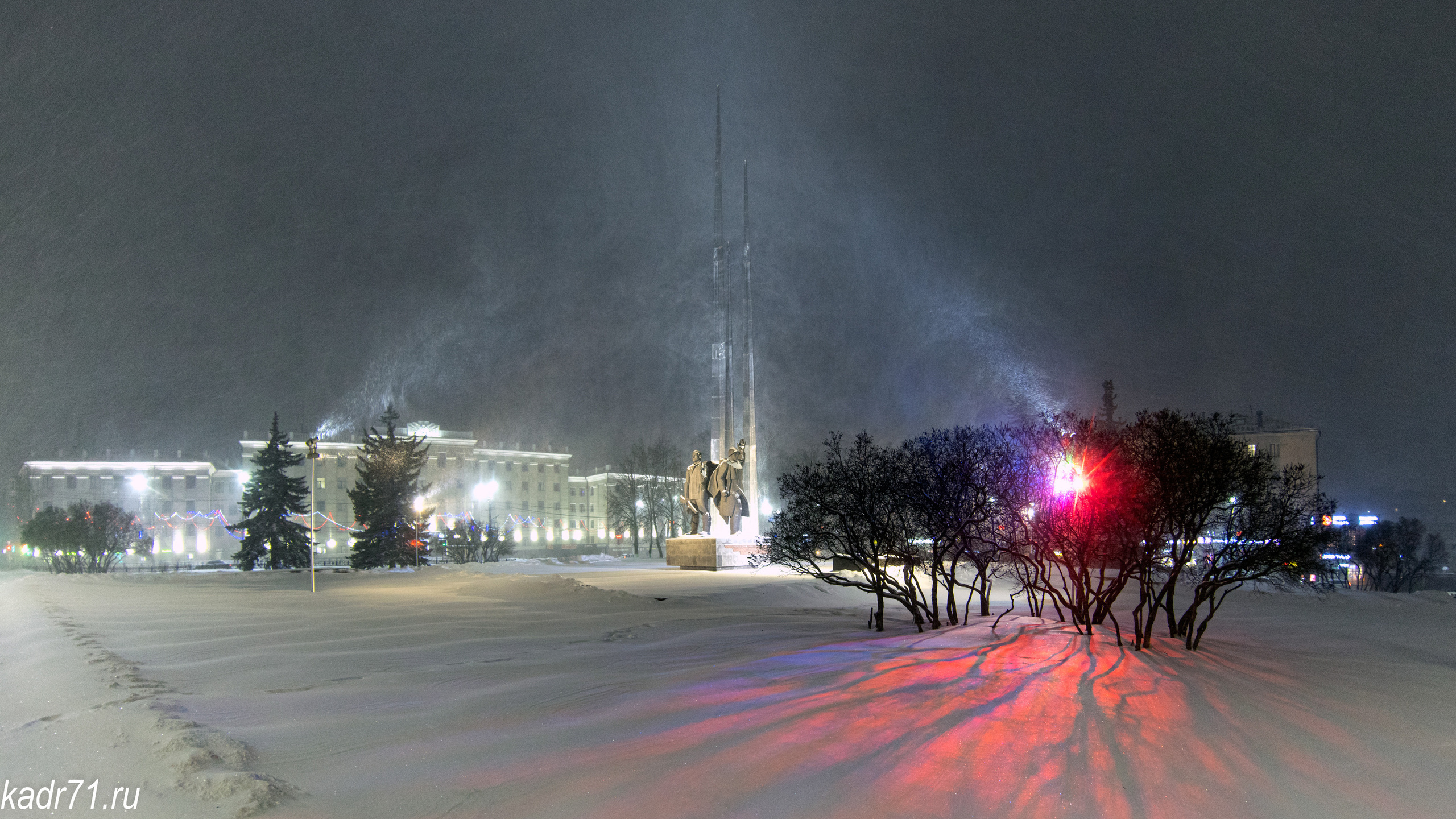 Мемориал «Три Штыка» на «Площади Победы» в г. Тула. Фотограф в Туле Крупский АнДРей. Фотостудия «КАДР71» в Туле