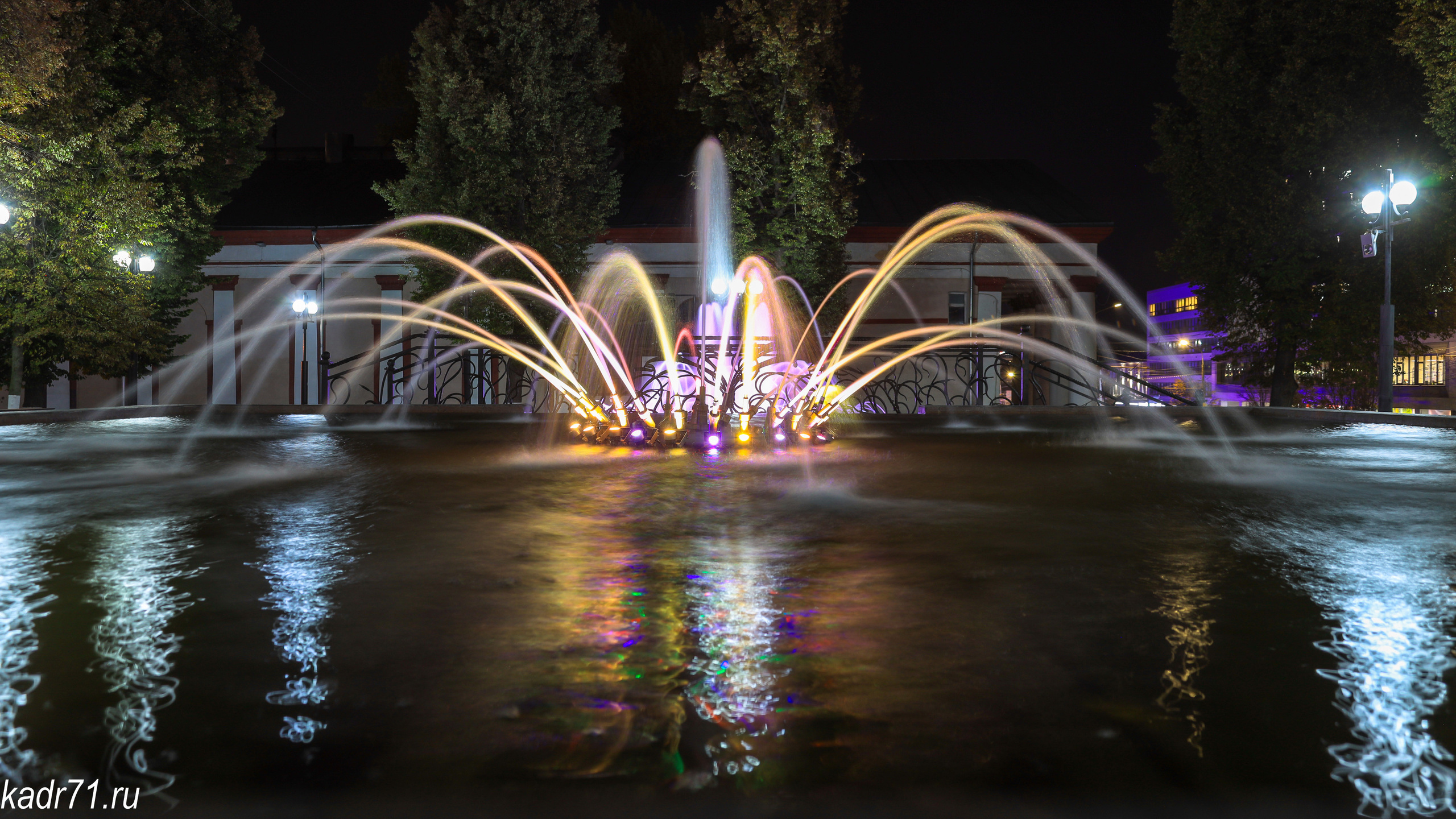 Тульский Драматический Театр, Аллея фонтанов. Фотограф в Туле Крупский АнДРей. Фотостудия «КАДР71» в Туле