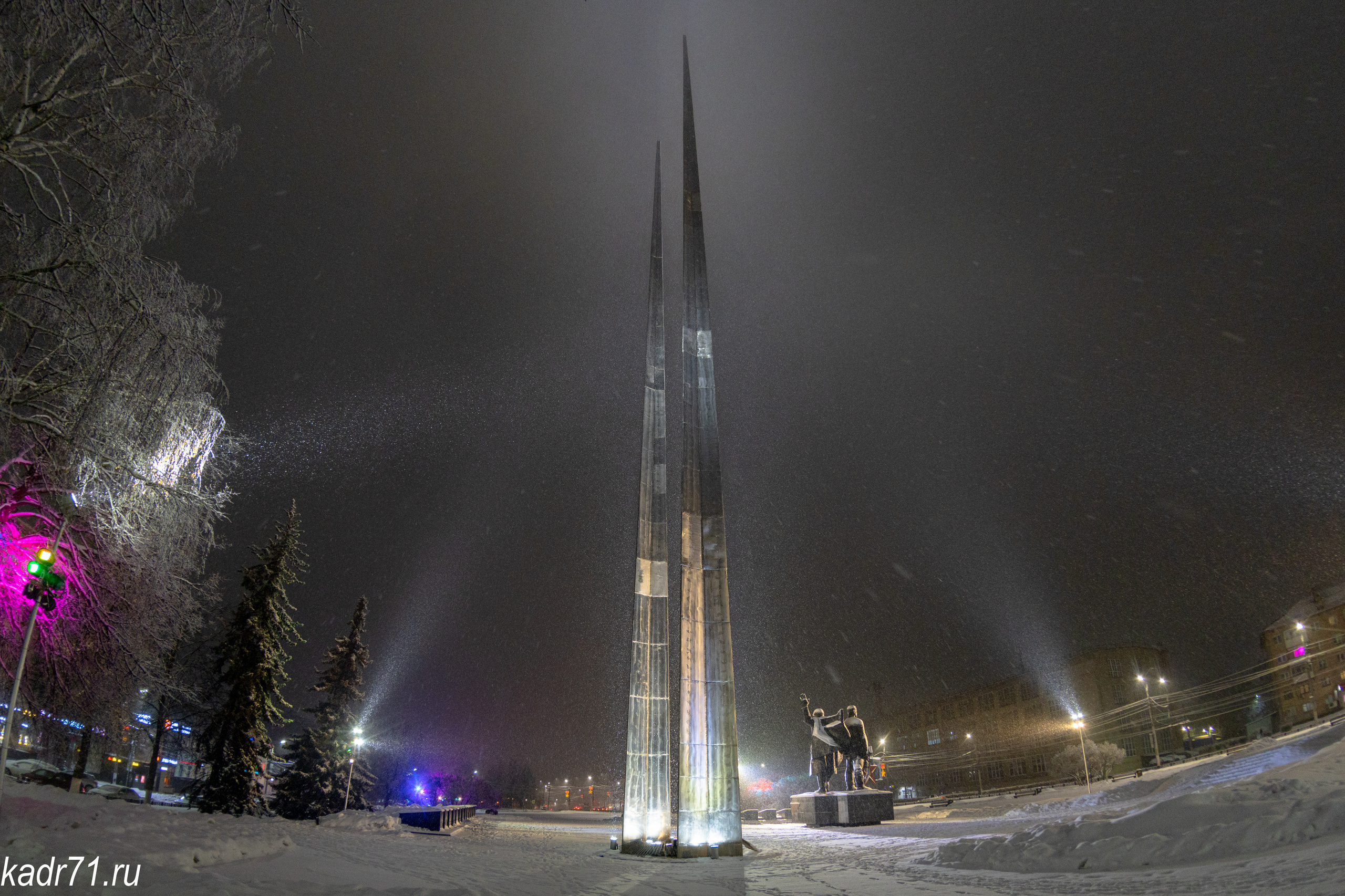 Мемориал «Три Штыка» на «Площади Победы» в г. Тула. Фотограф в Туле Крупский АнДРей. Фотостудия «КАДР71» в Туле