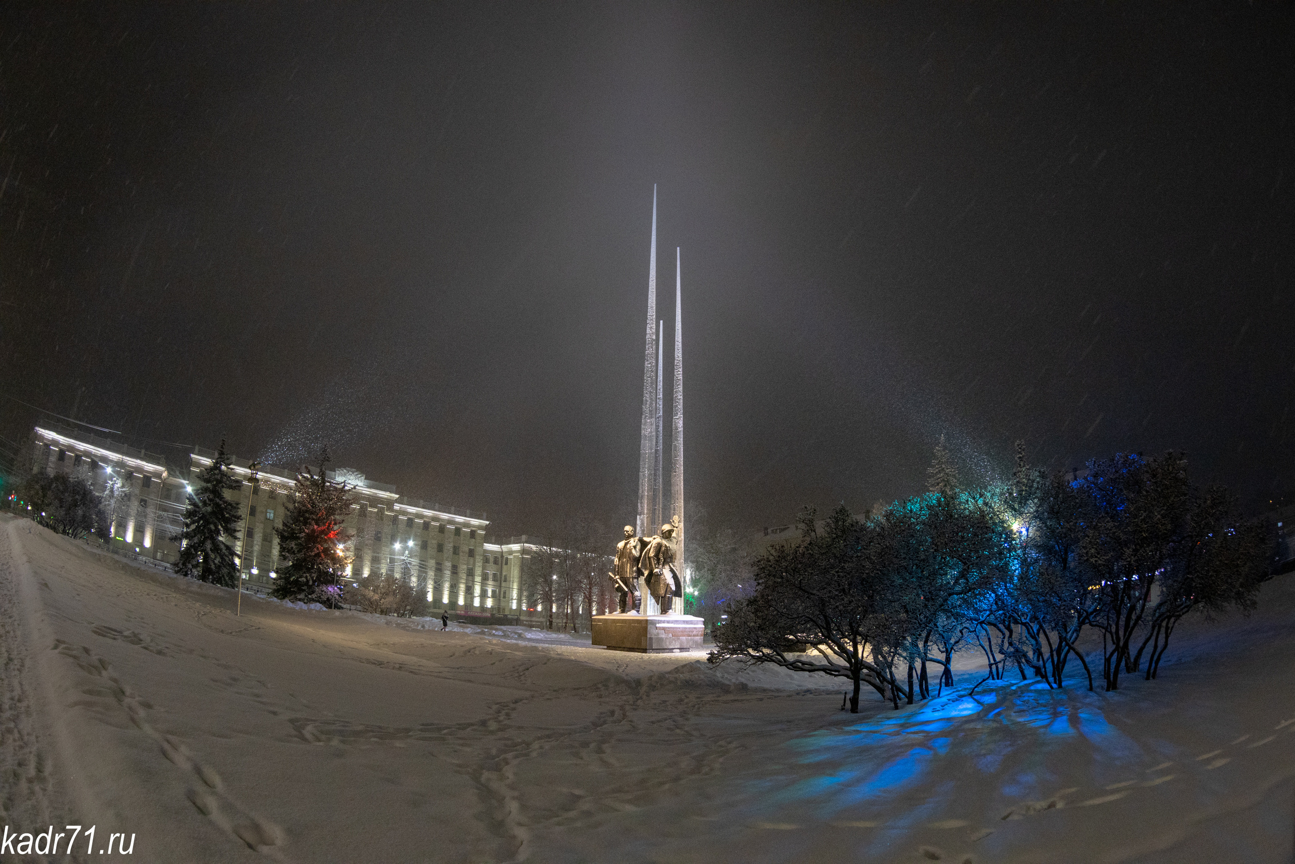 Мемориал «Три Штыка» на «Площади Победы» в г. Тула. Фотограф в Туле Крупский АнДРей. Фотостудия «КАДР71» в Туле