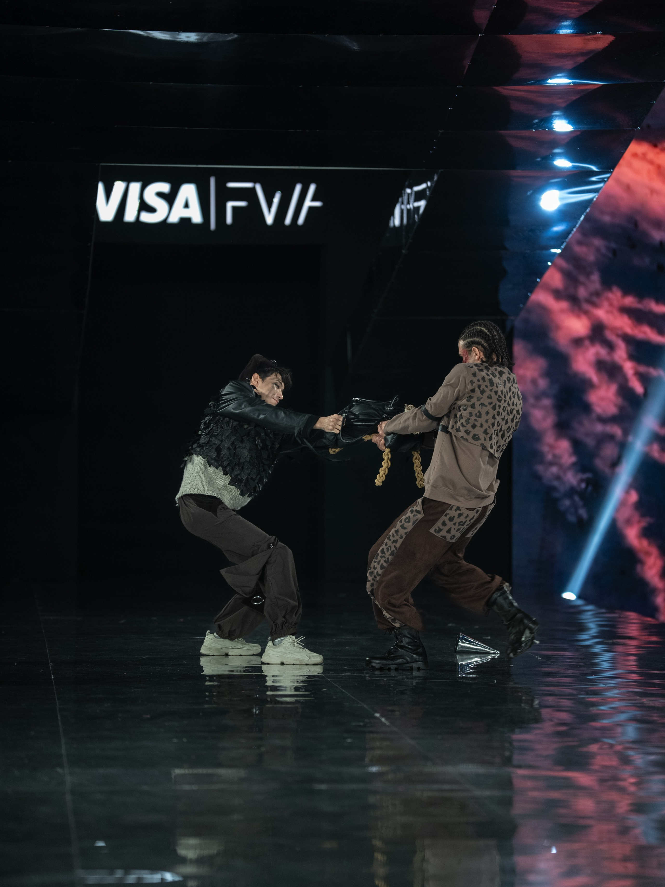 Visa Fashion Week Almaty Pre-Fall 2026 GAZHAIYIP. Сайт Алматинского НЮ АРТ, будуар и фэшн фотографа Дениса Карпенко