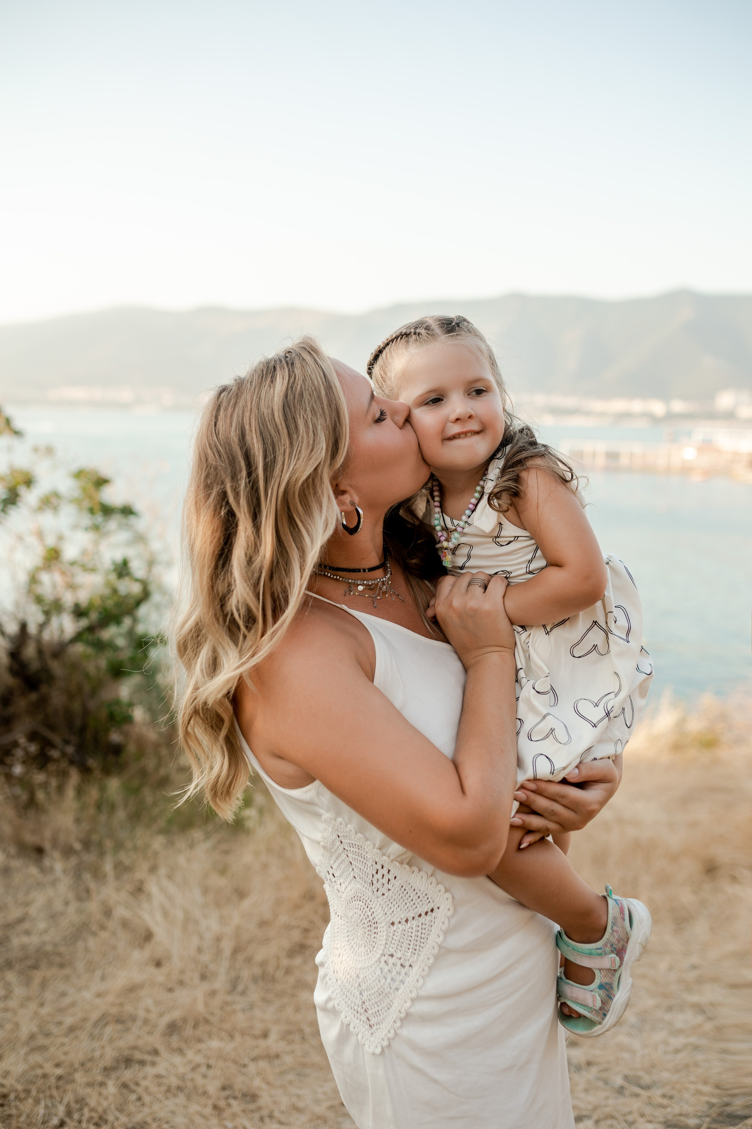 Стелла, Сергей, Виктория и Вероника. Фотограф в Геленджике, Архипо-Осиповке, Абрау-Дюрсо, Кринице Виктория