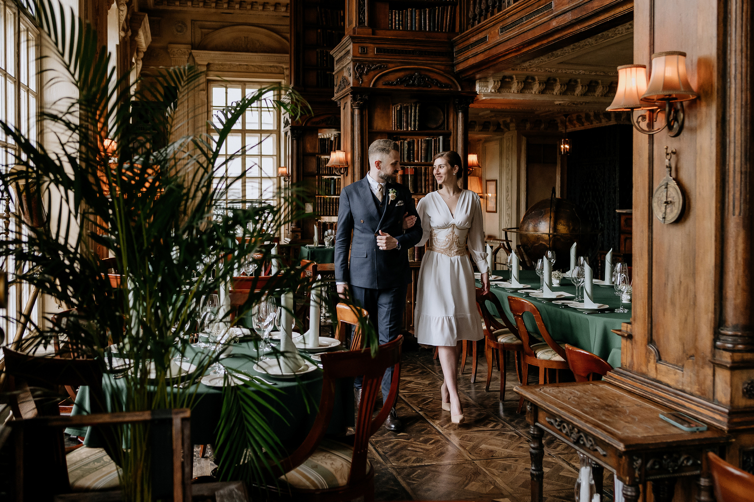 Свадебная фотосессия кафе Пушкин. Свадебный фотограф Москва — Сергей и Татьяна