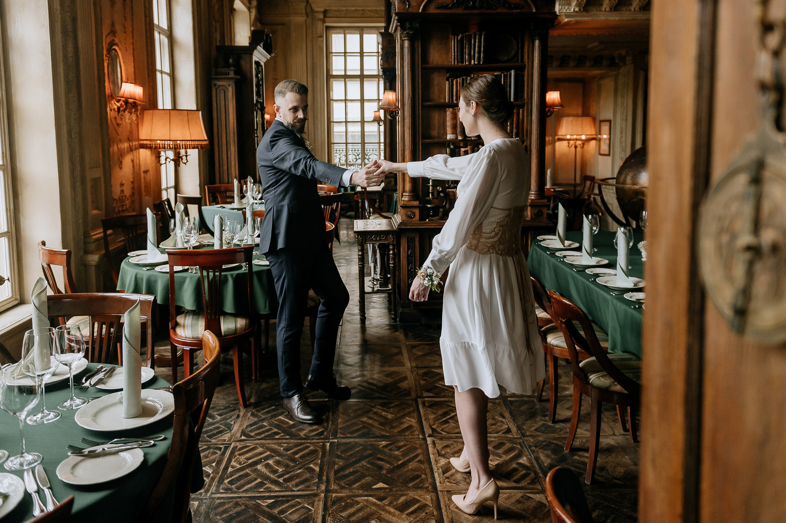 Свадебная фотосессия кафе Пушкин. Свадебный фотограф Москва — Сергей и Татьяна