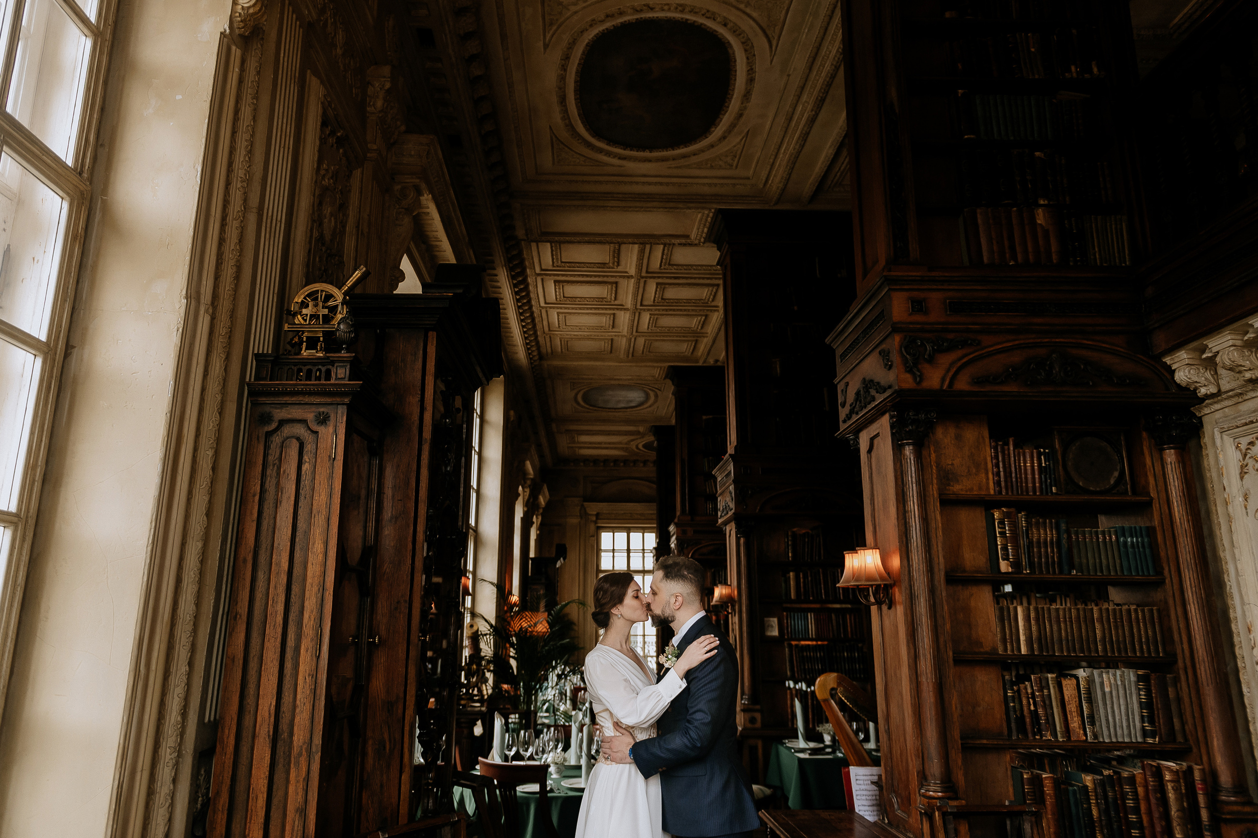 Свадебная фотосессия кафе Пушкин. Свадебный фотограф Москва — Сергей и Татьяна