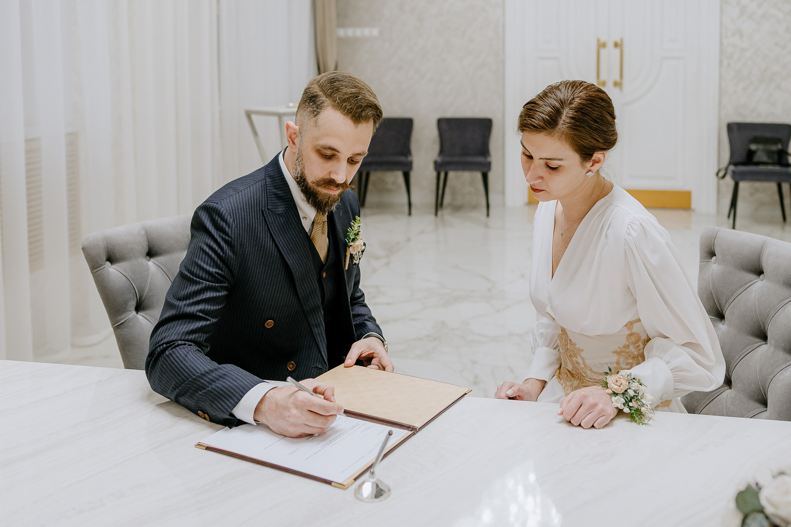 Свадебная фотосессия кафе Пушкин. Свадебный фотограф Москва — Сергей и Татьяна