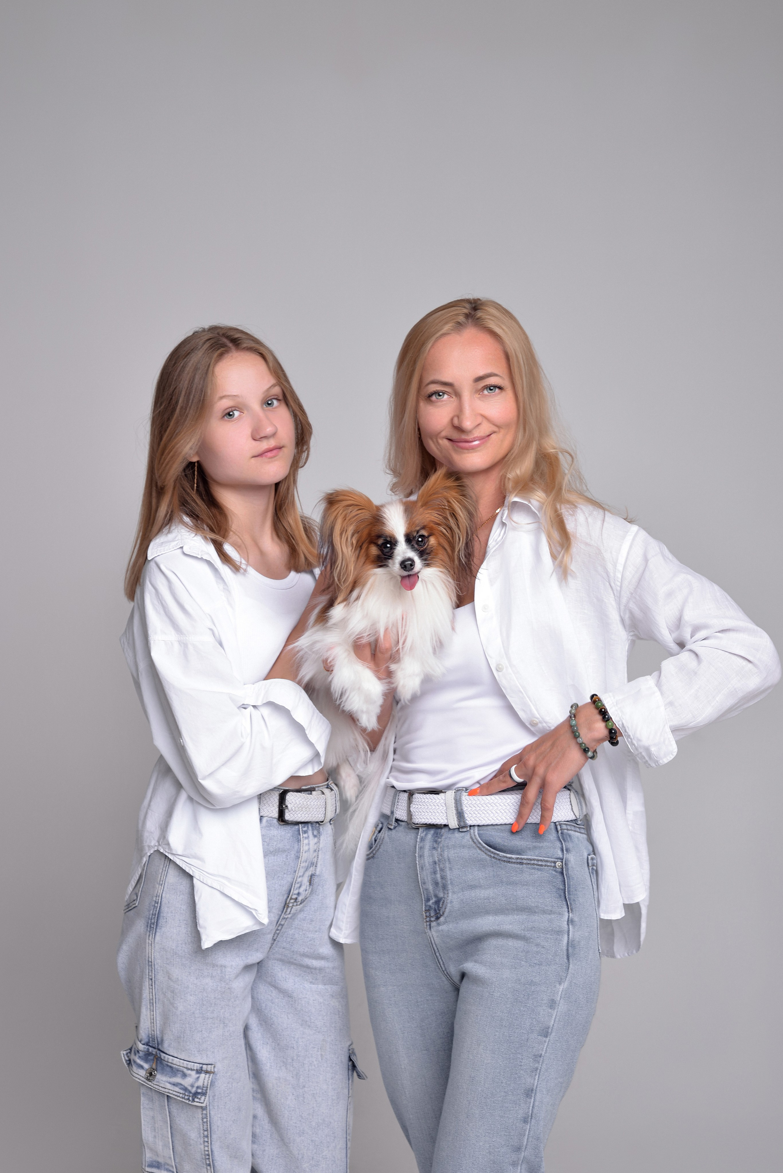 Таня и Настя и Чеси в Точке. Семейный и свадебный фотограф Галина Абакумова, фотосессии в Белгороде