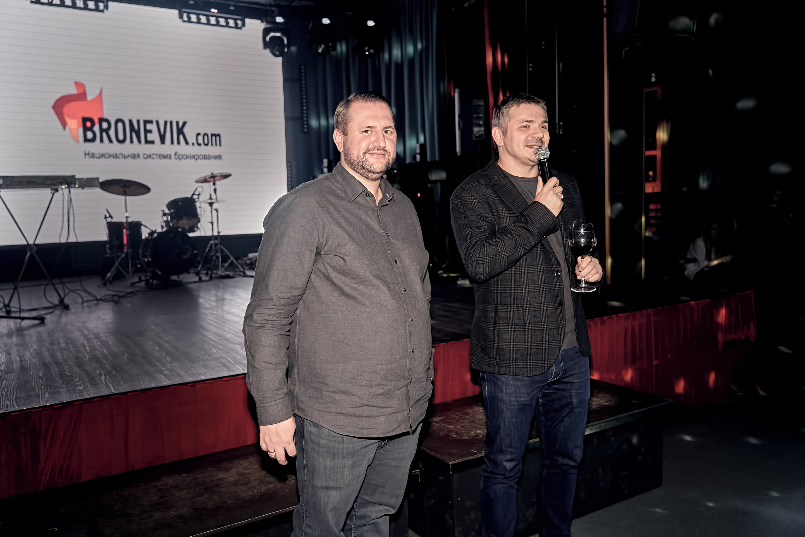 Корпоративное мероприятие BRONEVIK фотограф Катя Мартазова. Мартазова Екатерина фотограф. Екатеринбург