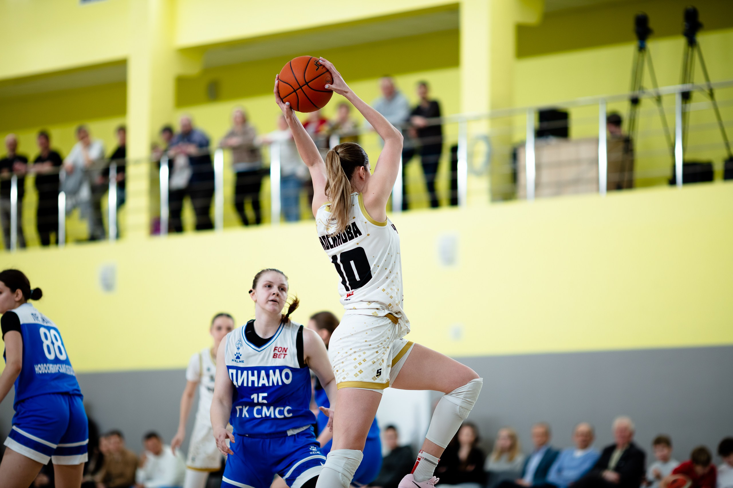 ЧГУ-Атланта — Динамо / 1 игра. Фотография