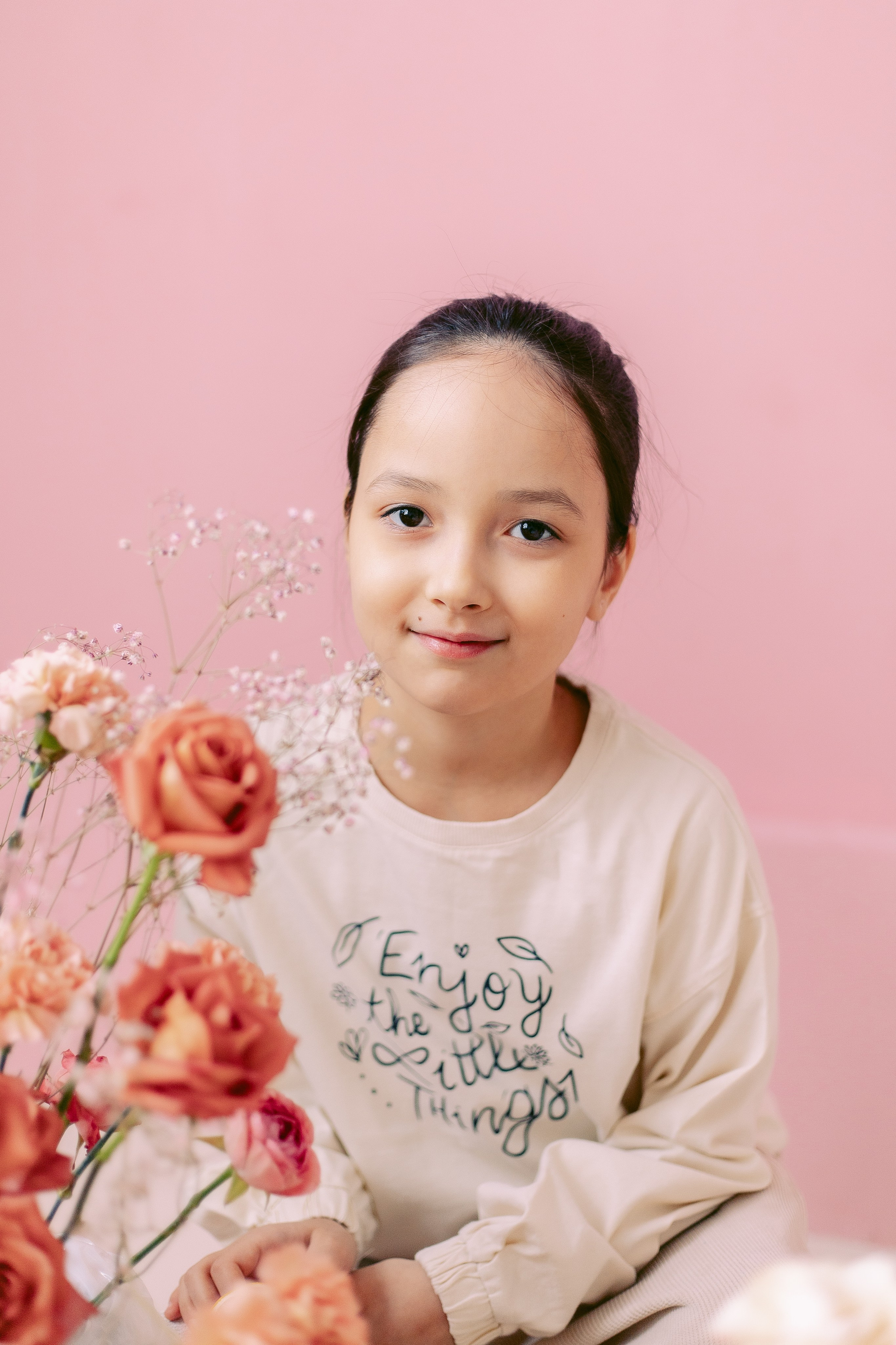 Семейная фотосессия с живыми цветами в фотостудии Zapad. Фотограф в Санкт-Петербурге, Анна Скворцова