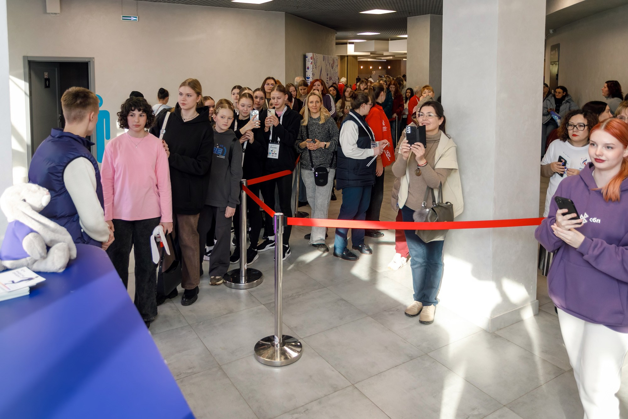 Автограф сессия Владислава Дикиджи (СПБ). Кристалл арена