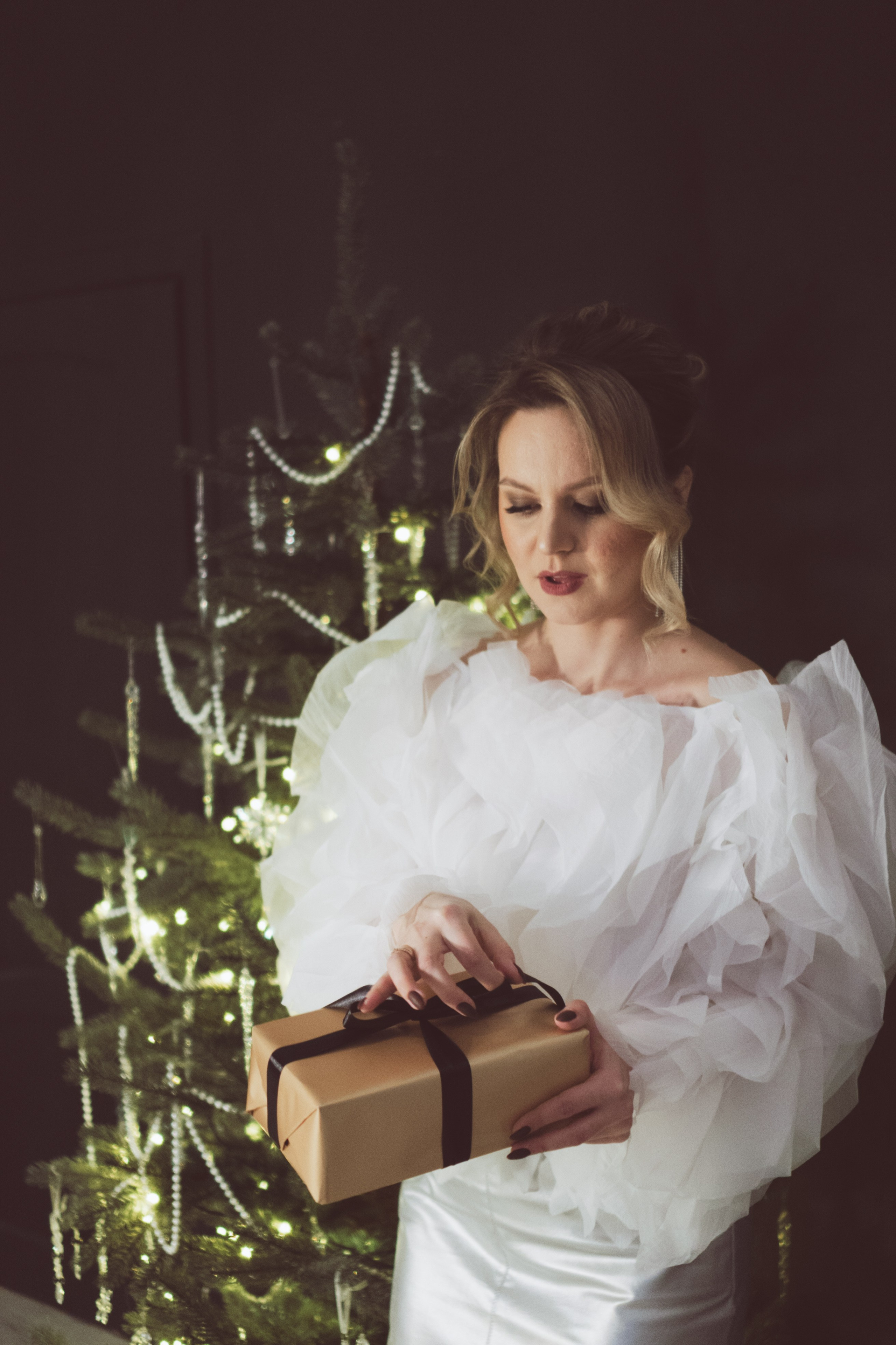 НОВОГОДНЯЯ ФОТОСЕСИИЯ В СТУДИИ ДЛЯ ДЕВУШКИ И ПРОГУЛКА ПО ЧЕРНЫШЕВСКОЙ. Профессиональный фотограф, Санкт-Петербург — Виктория Богомолова