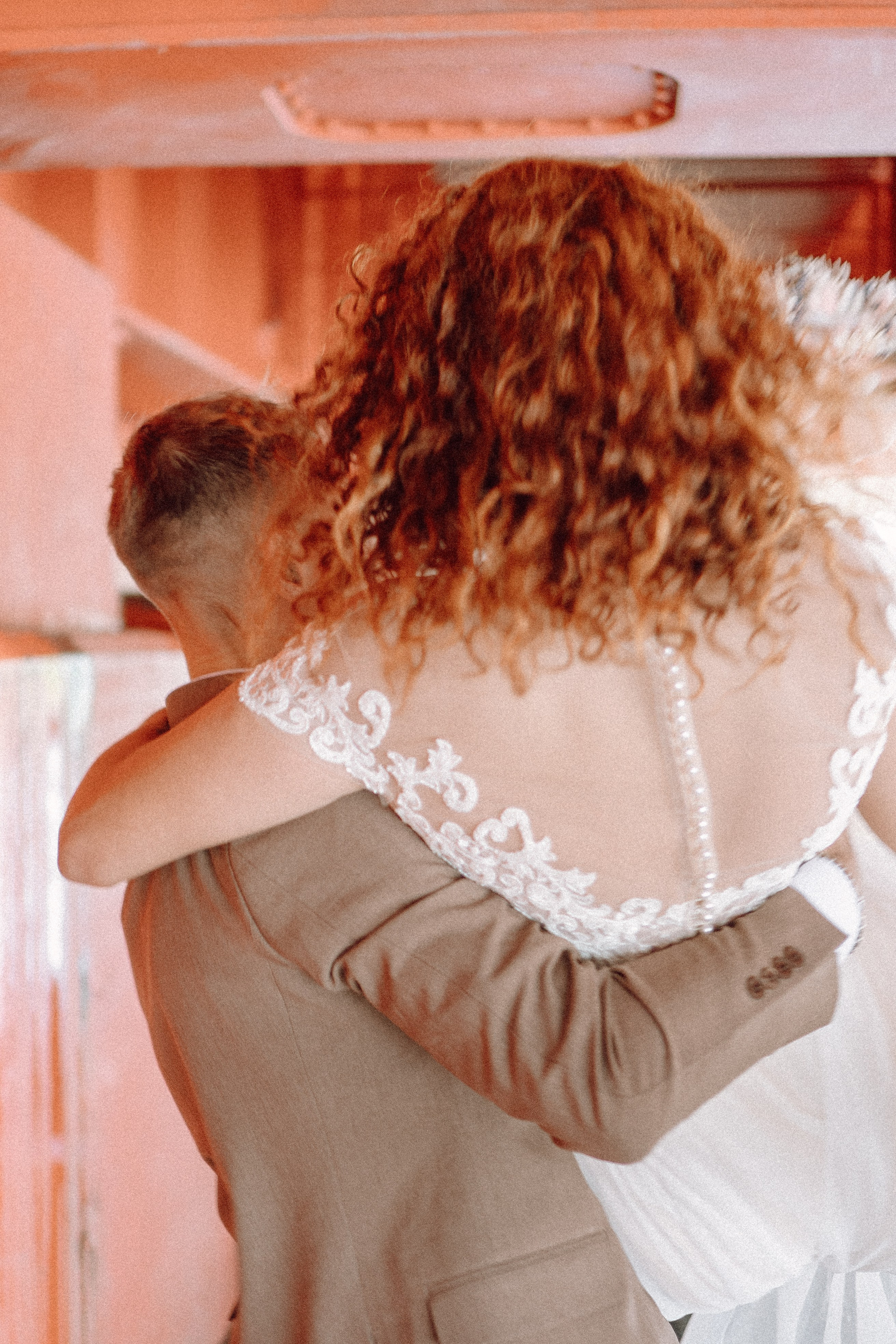 СВАДЕБНАЯ ФОТОСЕССИИЯ ПАРЫ В ГОРОДЕ ПРИОЗЕРСК В СОСНОВОМ ЛЕСУ И С ПИКАПОМ. Профессиональный фотограф, Санкт-Петербург — Виктория Богомолова