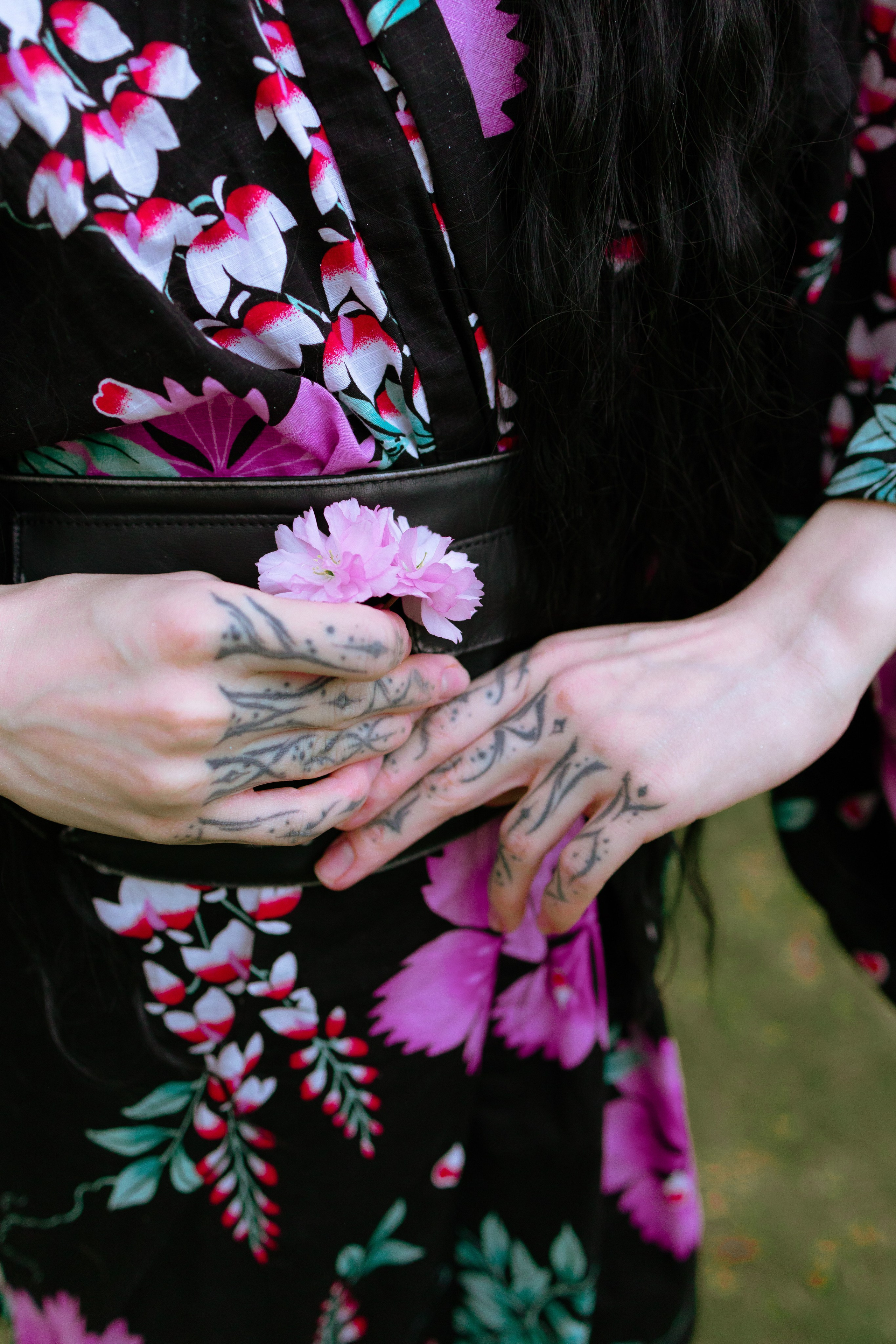 Кирисакура- соцветия вишни в тумане