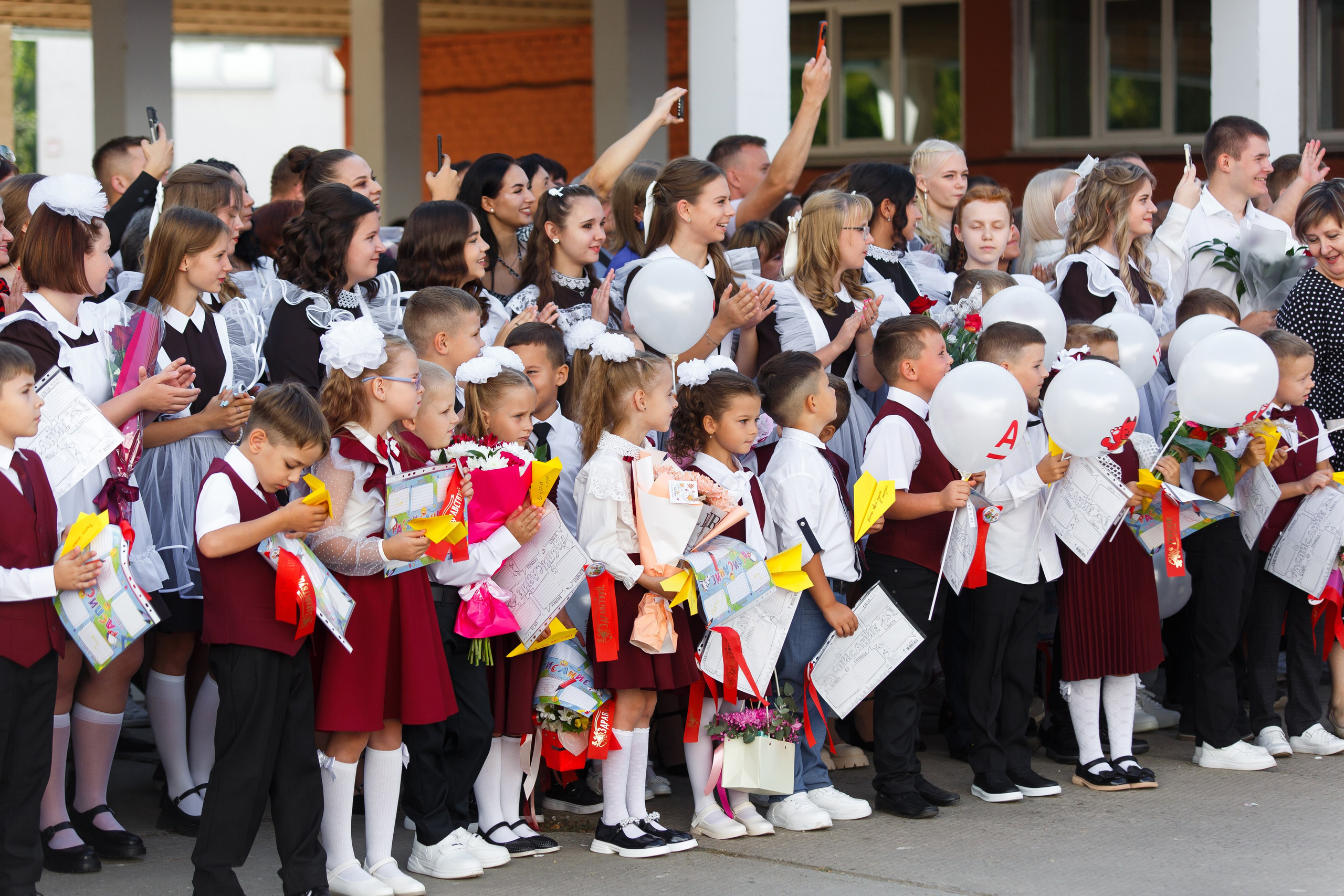 01 СЕНТЯБРЯ 2024 (МБОУ г. Мценска «Средняя школа № 9»). Профессиональный фотограф в Мценске и Орловской области
