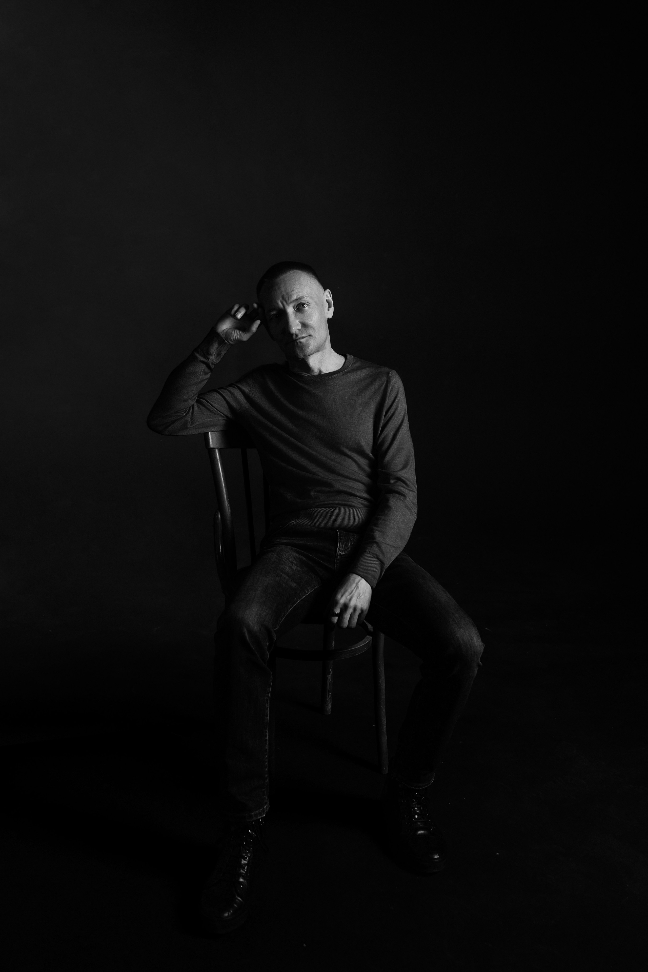 Андрей, чб съёмка в студии. Фотограф Наталия Федосова, г. Москва. TG и Instagram @nataliya_raw