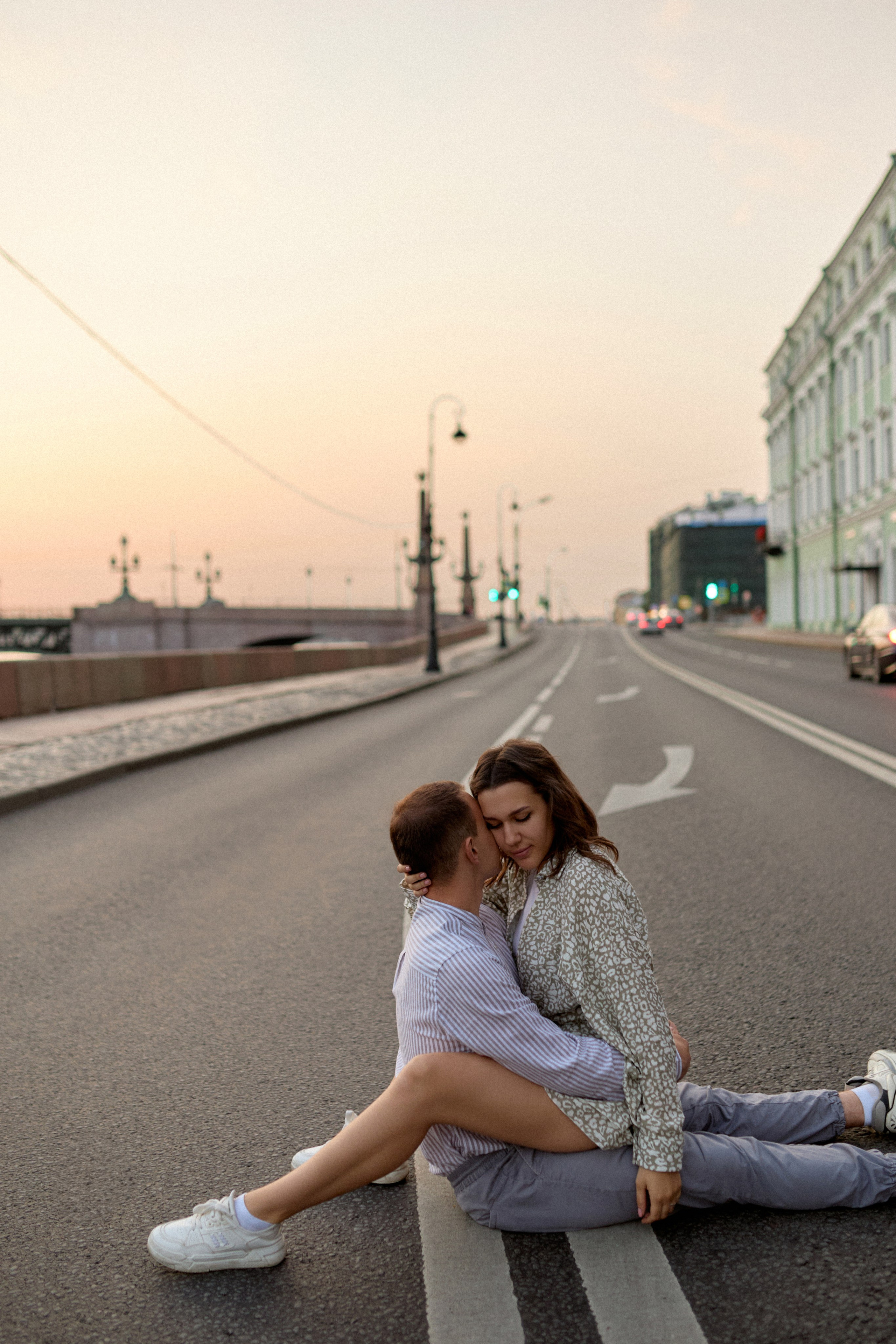 Фотосессия на разводных мостах в Питере. Сестры Карабаза. Фотографы и ретушеры в Москве и Санкт-Петербурге