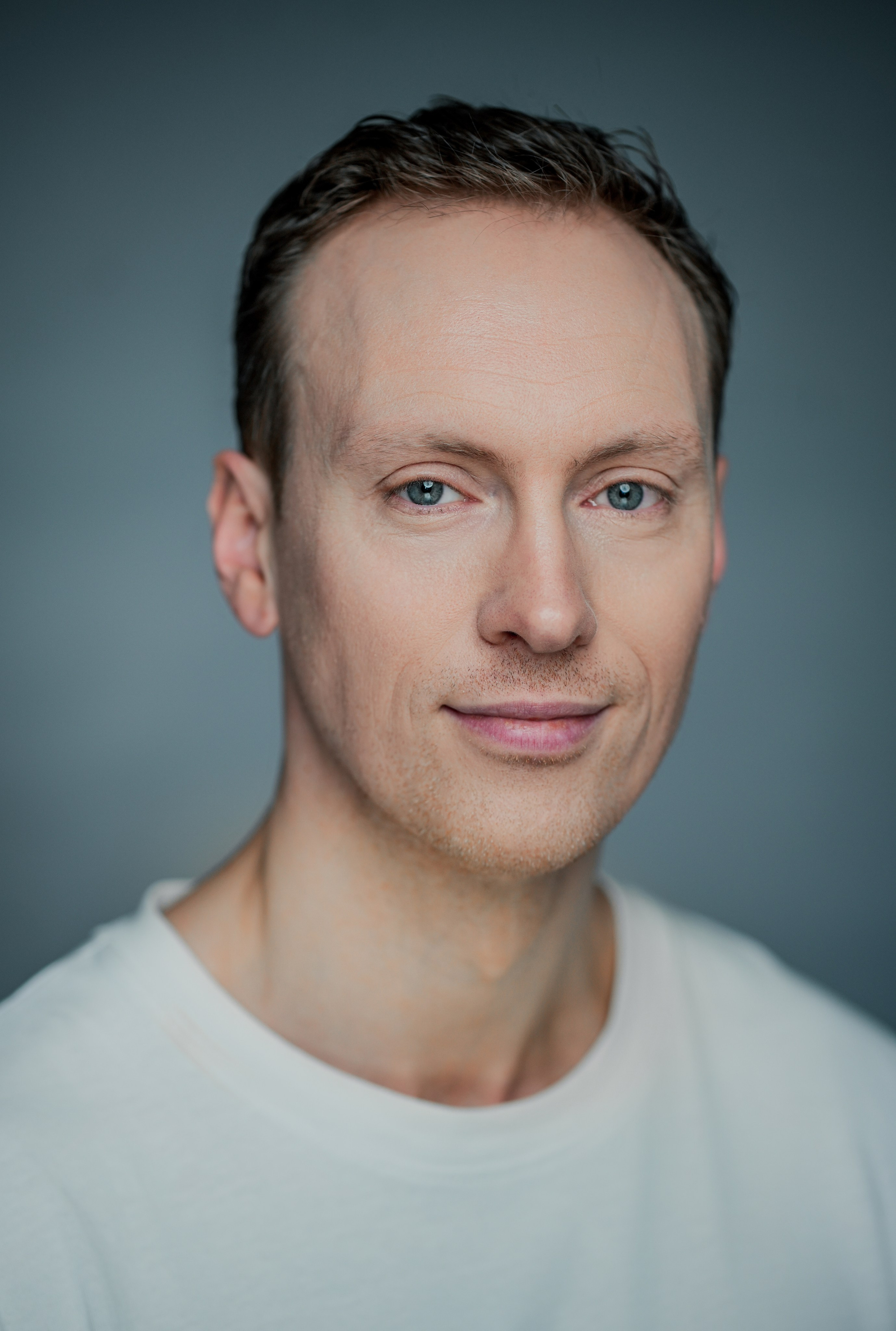 Актёр Игорь Коростылёв. Портретная съемка в Москве, студийный фотограф Игорь Фомин