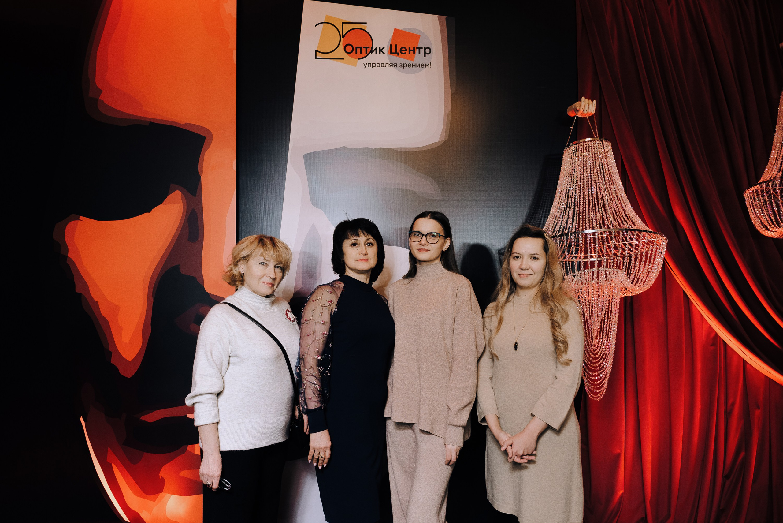 СПЕКТАКЛЬ «ВОЛШЕБНЫЕ ОЧКИ» ОПТИК-ЦЕНТР. Репортажный фотограф Зуев Роман г. Челябинск