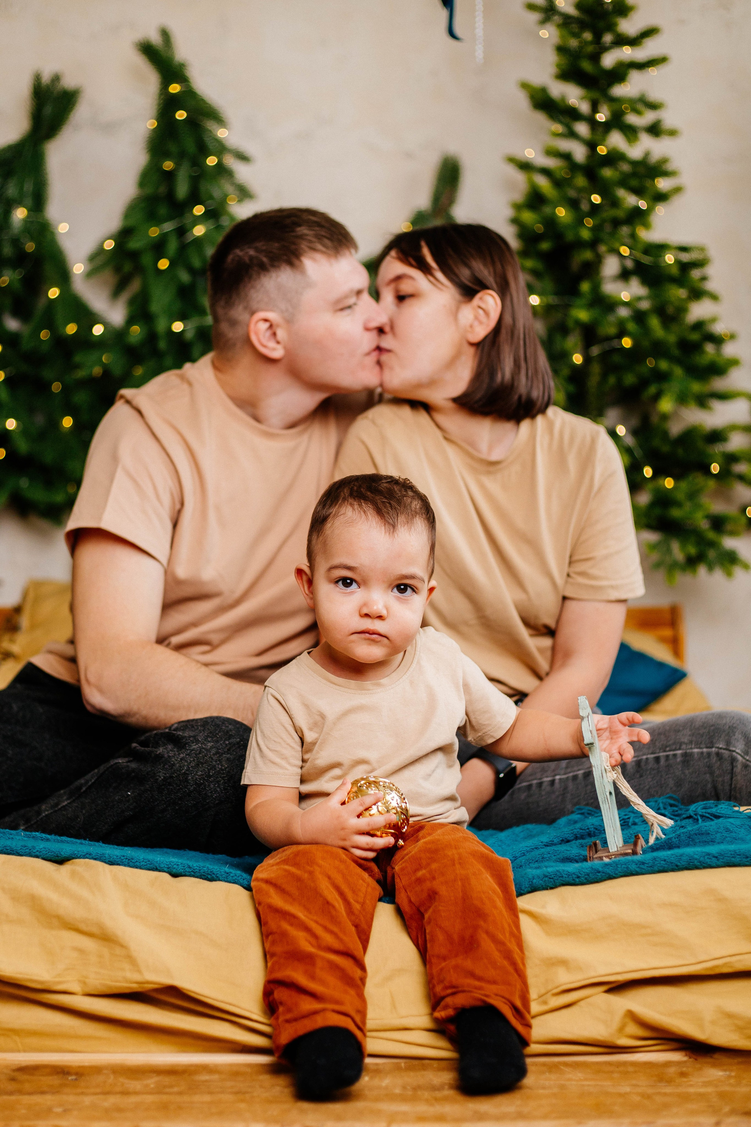 Лев с семьей. Рыжова Тамара