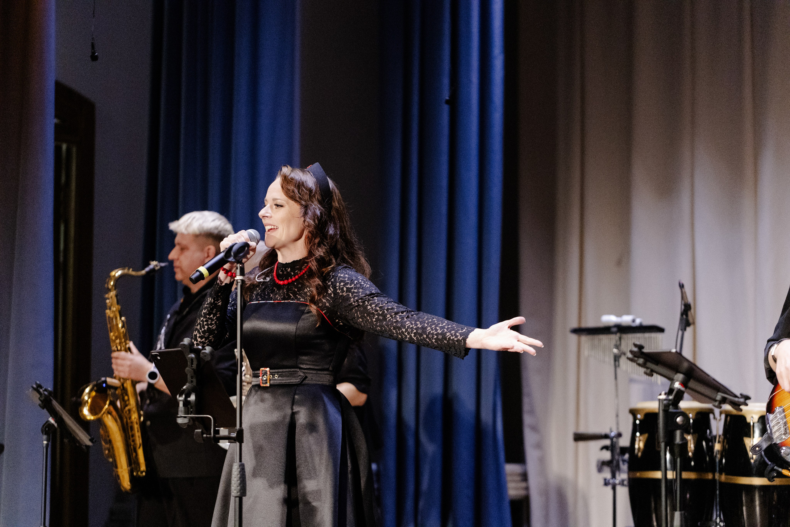 Сольный концерт 4.10. СУРОВЦЕВА project. Эстрадно-народный кавер-бэнд