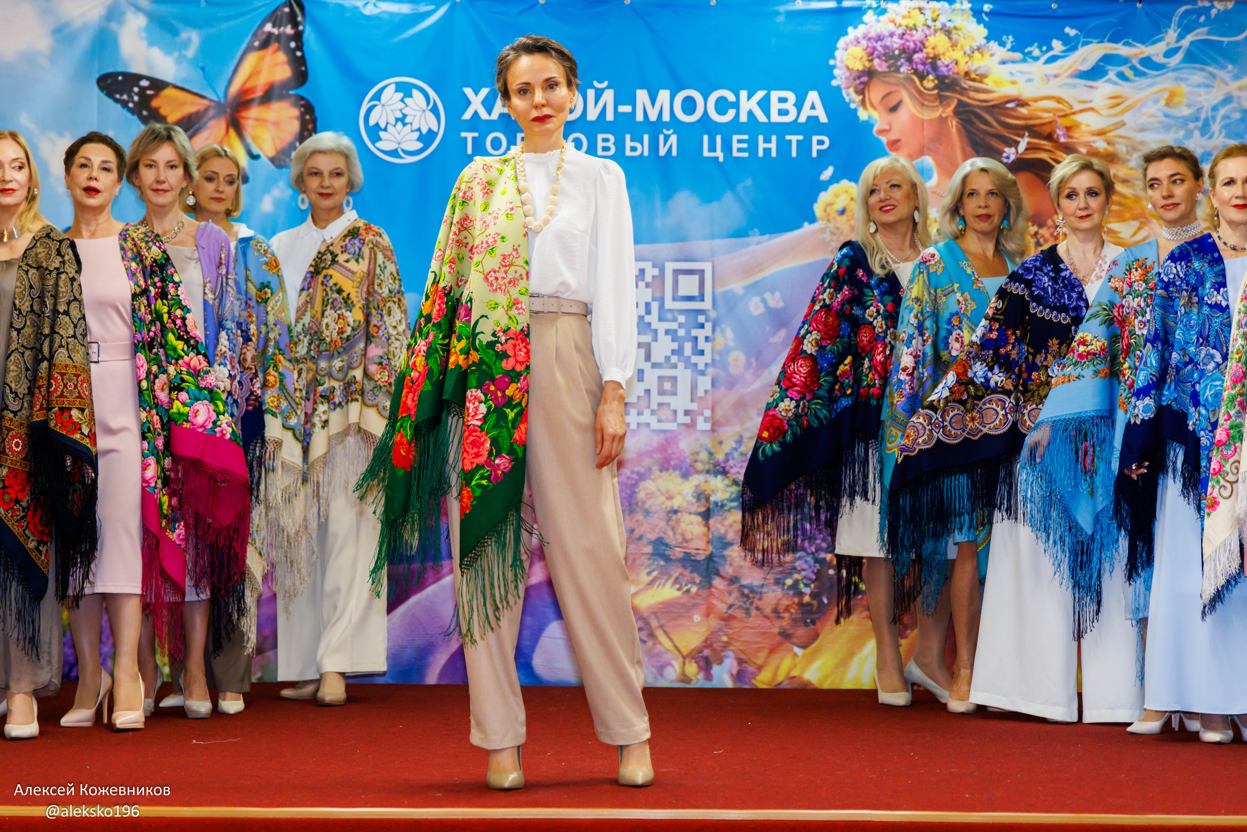 Модный показ Ханой Москва. Коллекционер и искусствовед Олеся Ястребова