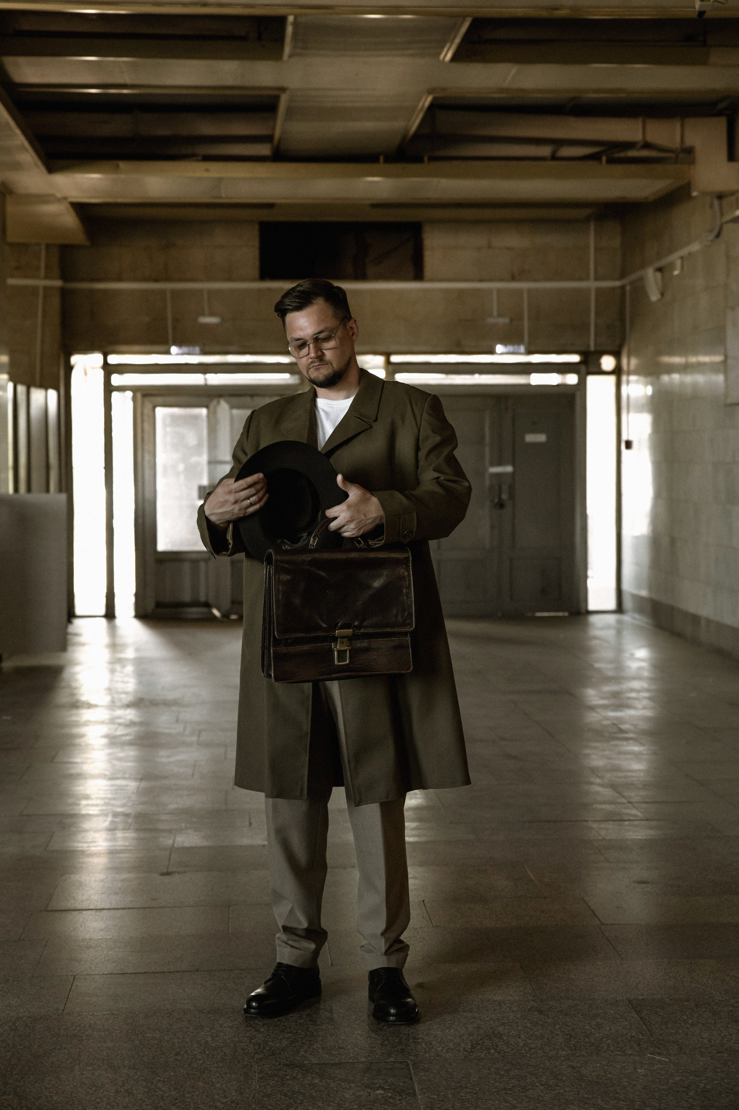 Андрей. Сьёмка в стиле ссср на вокзале. Фотограф Набережные Челны Казань