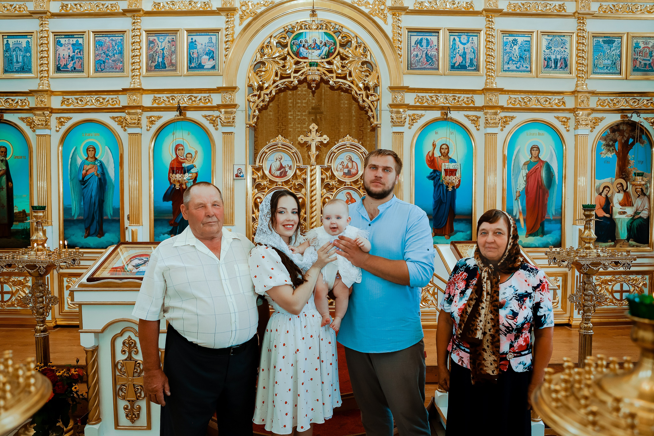 Таинство Крещения Отца и Дочери. Свадебный фотограф Евгения Фролова г. Каменск-Шахтинский, Донецк, Ростов
