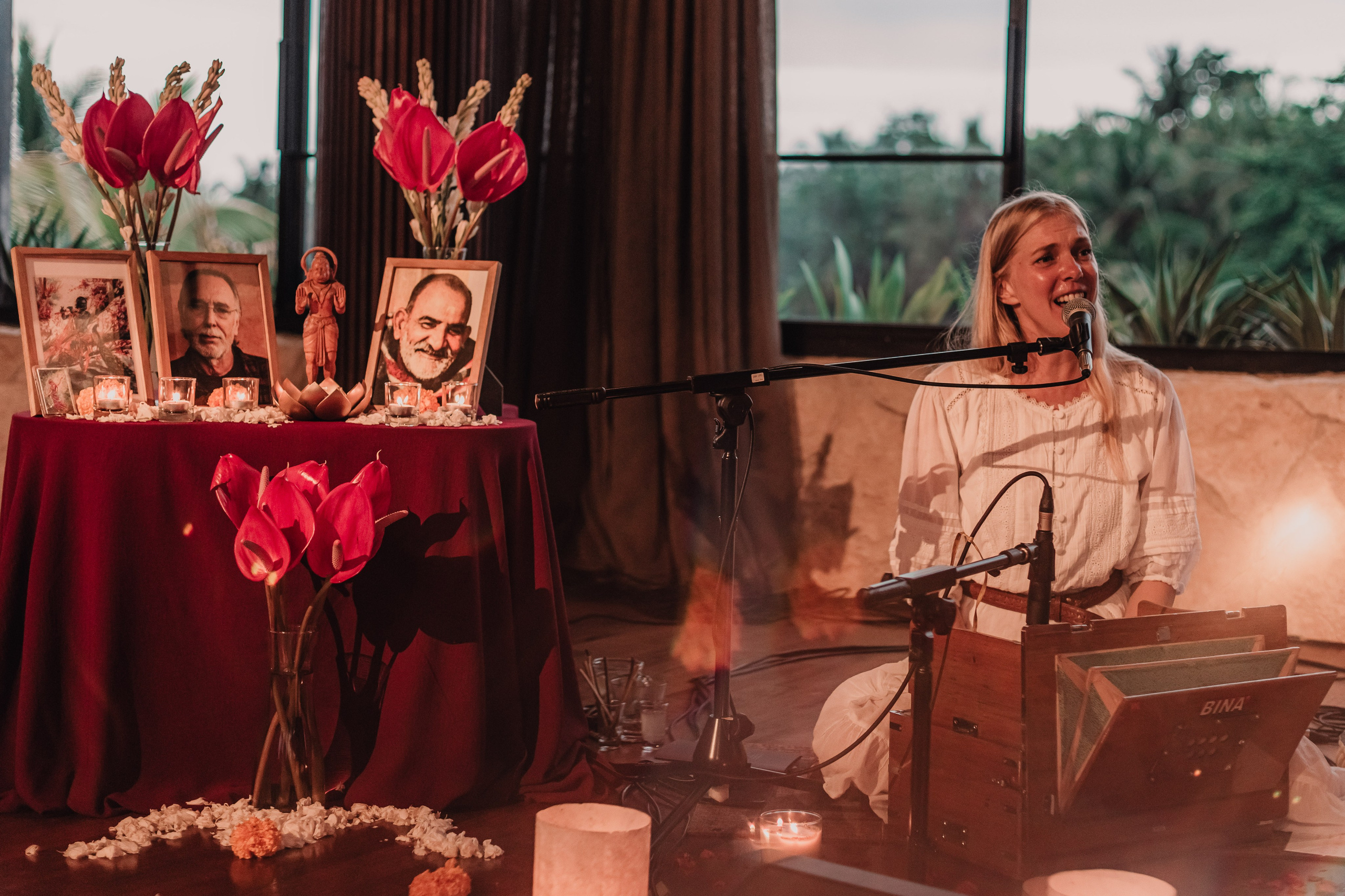 Kirtan at Soulshine nov. Мариам Багдасарян