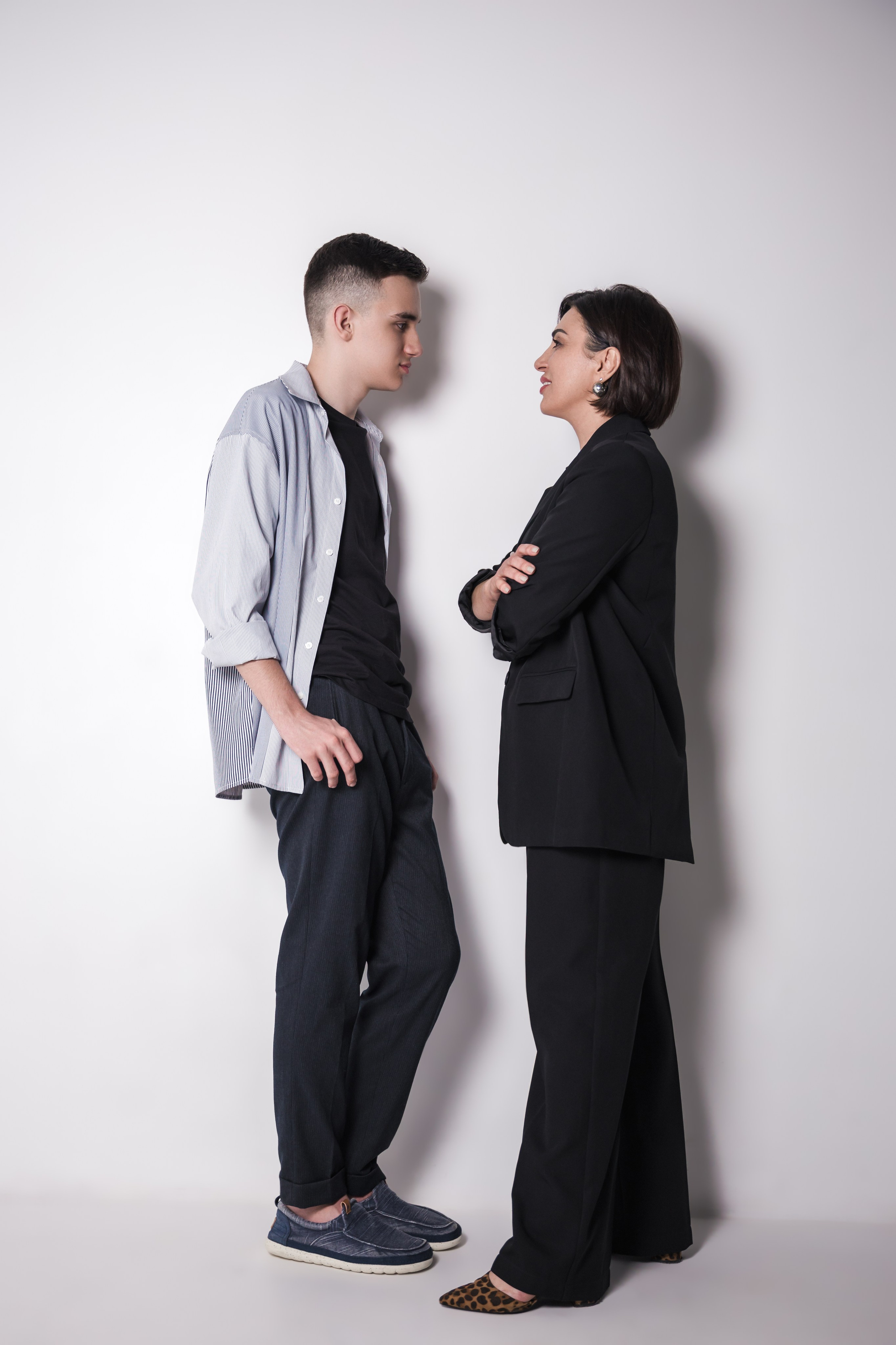 Мама и сын_циклорама. Фотограф Воронеж, Новая Усмань Мария Бублик