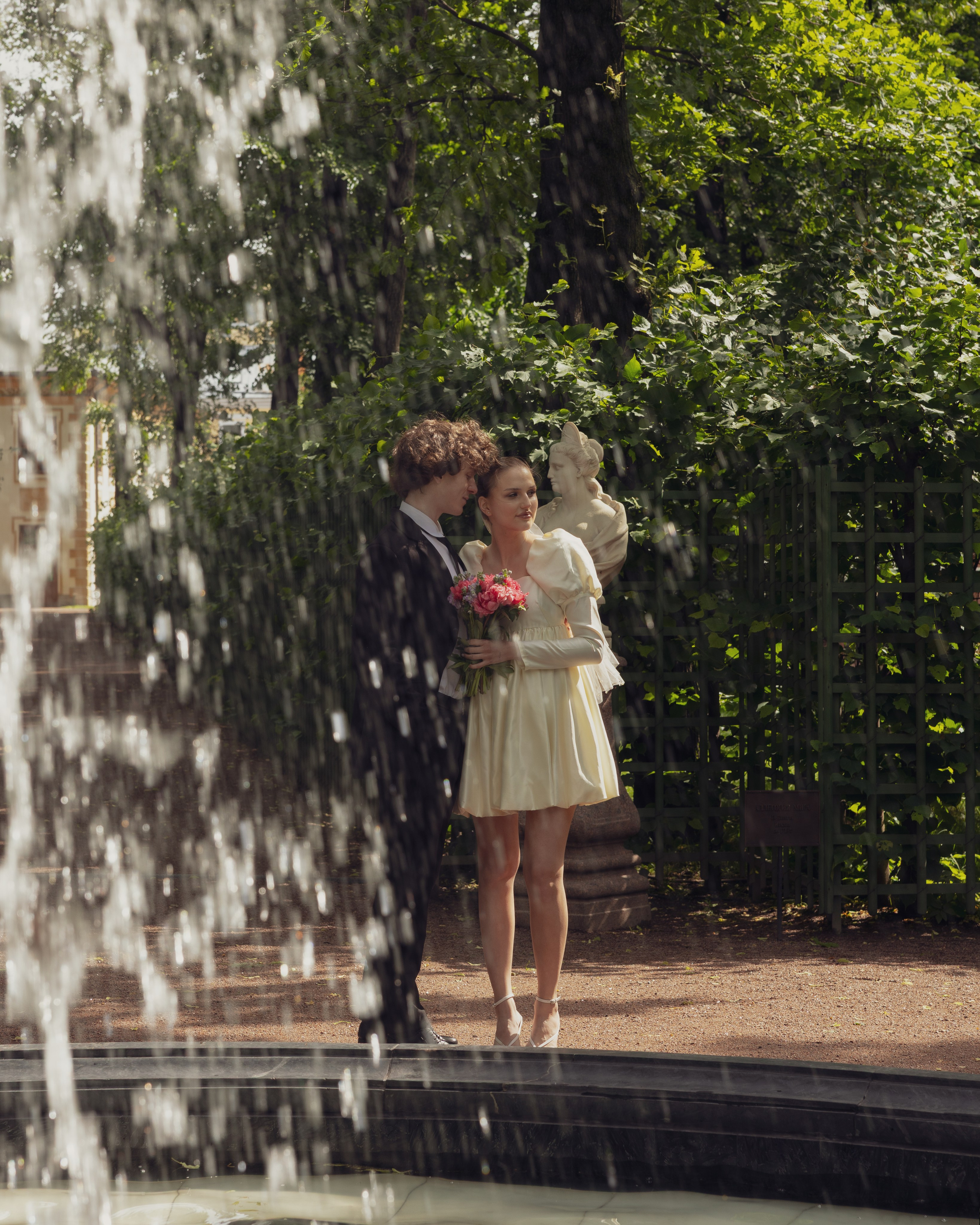 Свадебная прогулка в Летнем саду. Фотограф в Санкт-Петербурге Вагнер Юлия