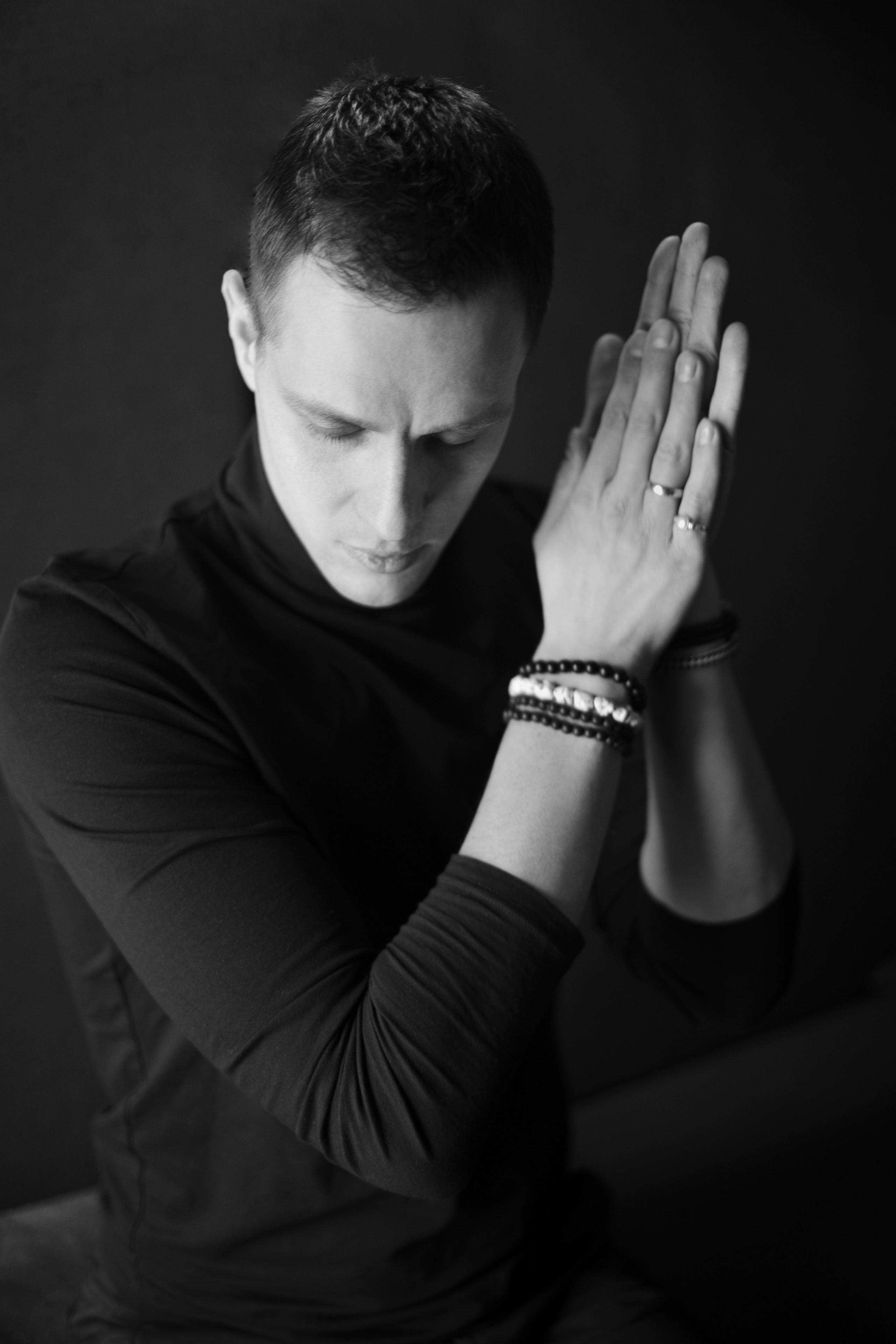 Илья Ларионов. иллюзионист. Психолог с фотоаппаратом Зимина Оксана