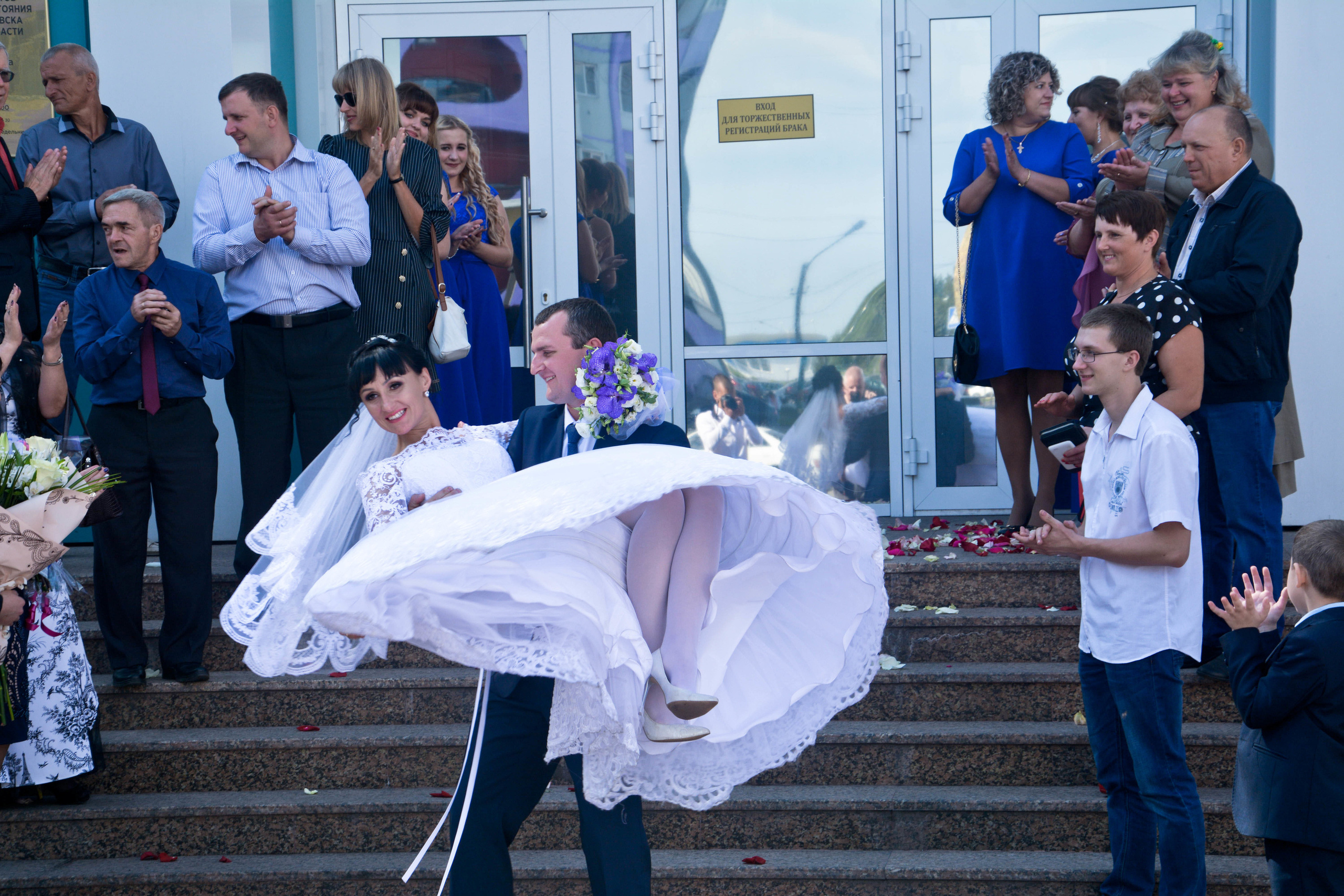 Свадьба Юрия и Ксении в Прокопьевске. Видео оператор и фотограф Владимир Анатольев с Кемеровской области