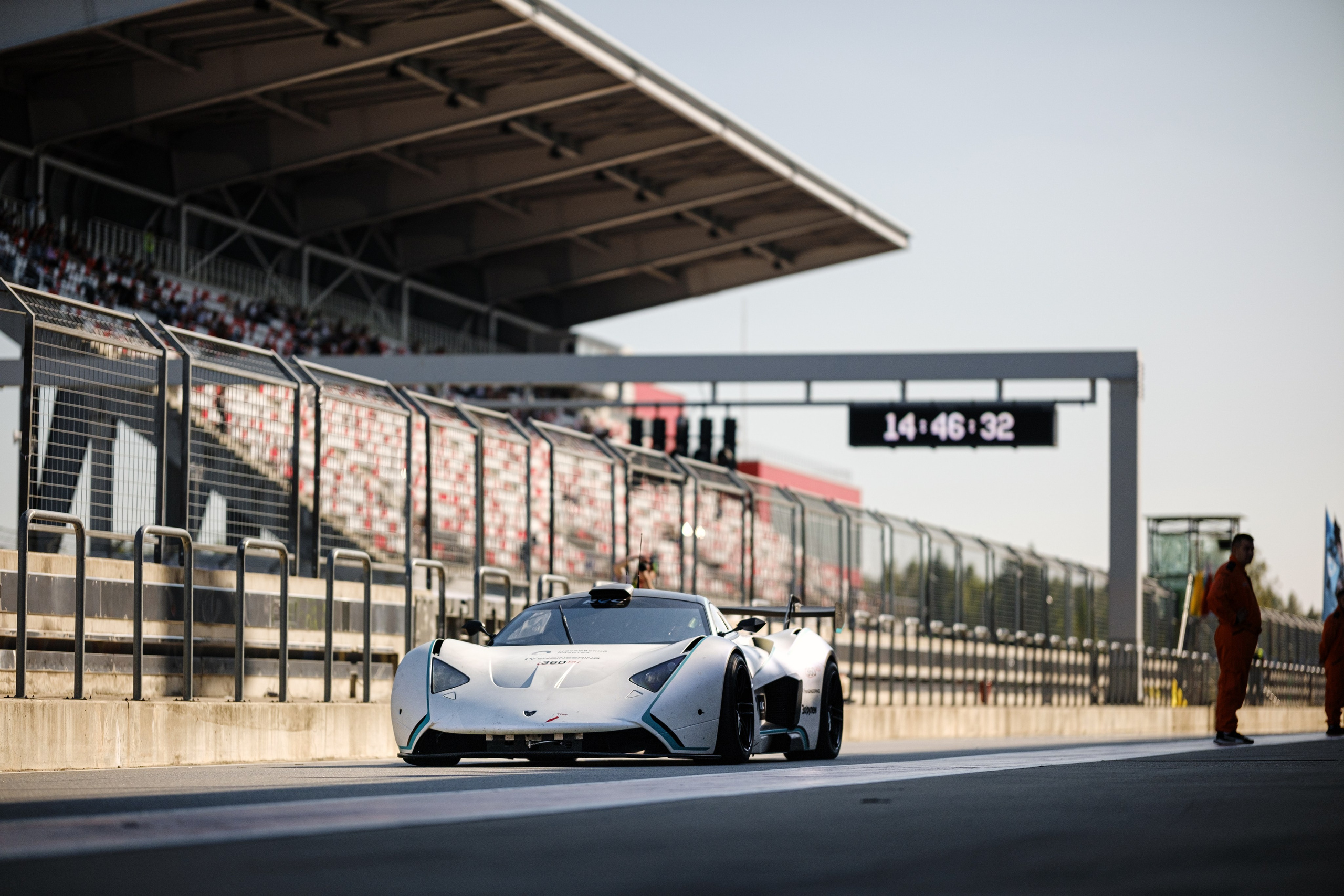 Российская серия гонок на выносливость. Авто и мотоспорт — фотограф Антон Медведев iCoguar